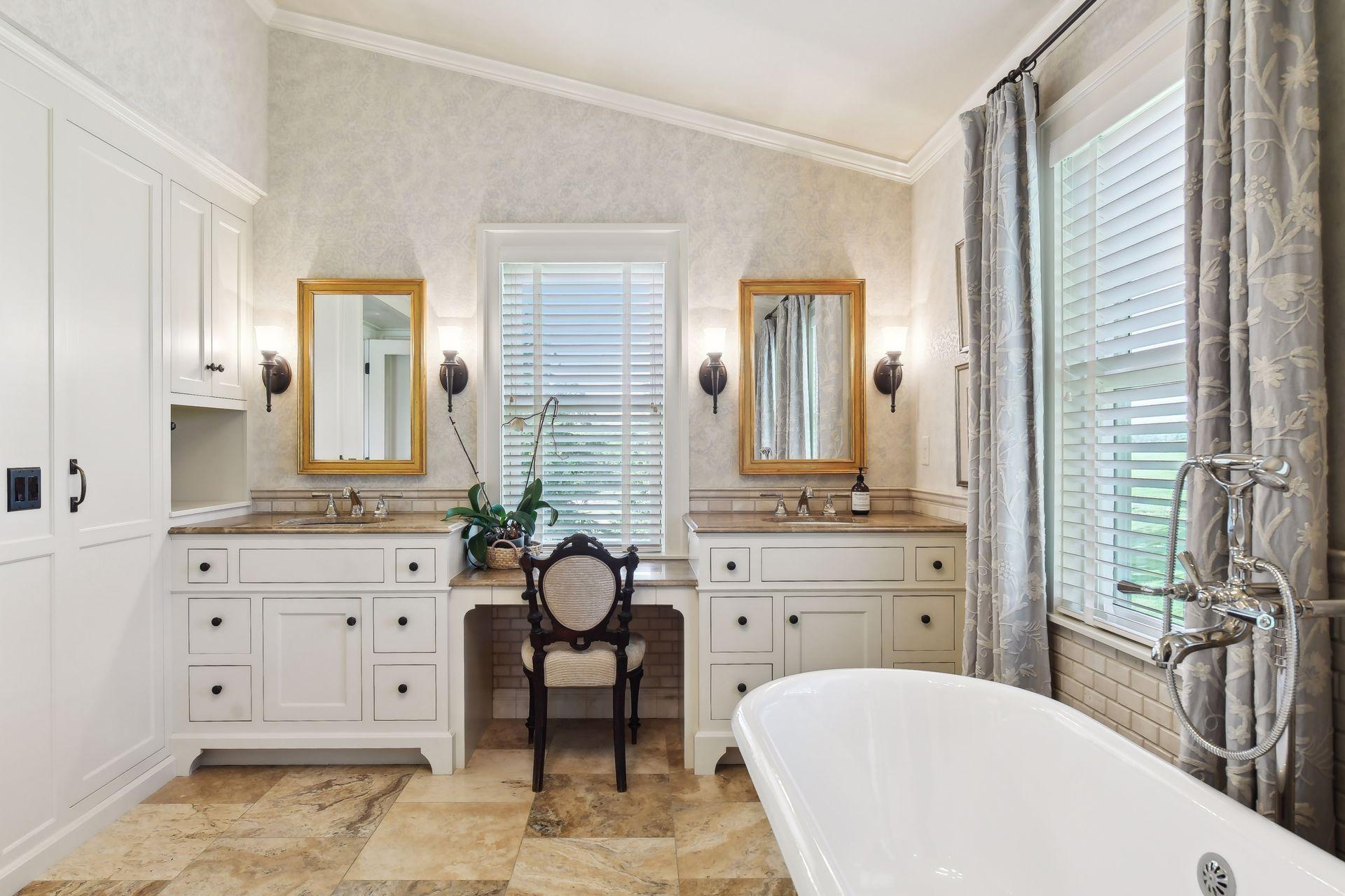 11126 Eastwood Avenue SE