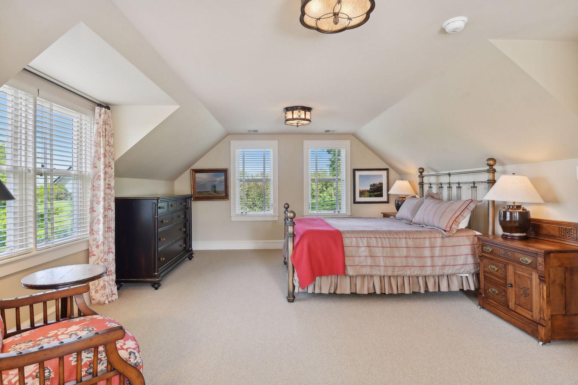 11126 Eastwood Avenue SE