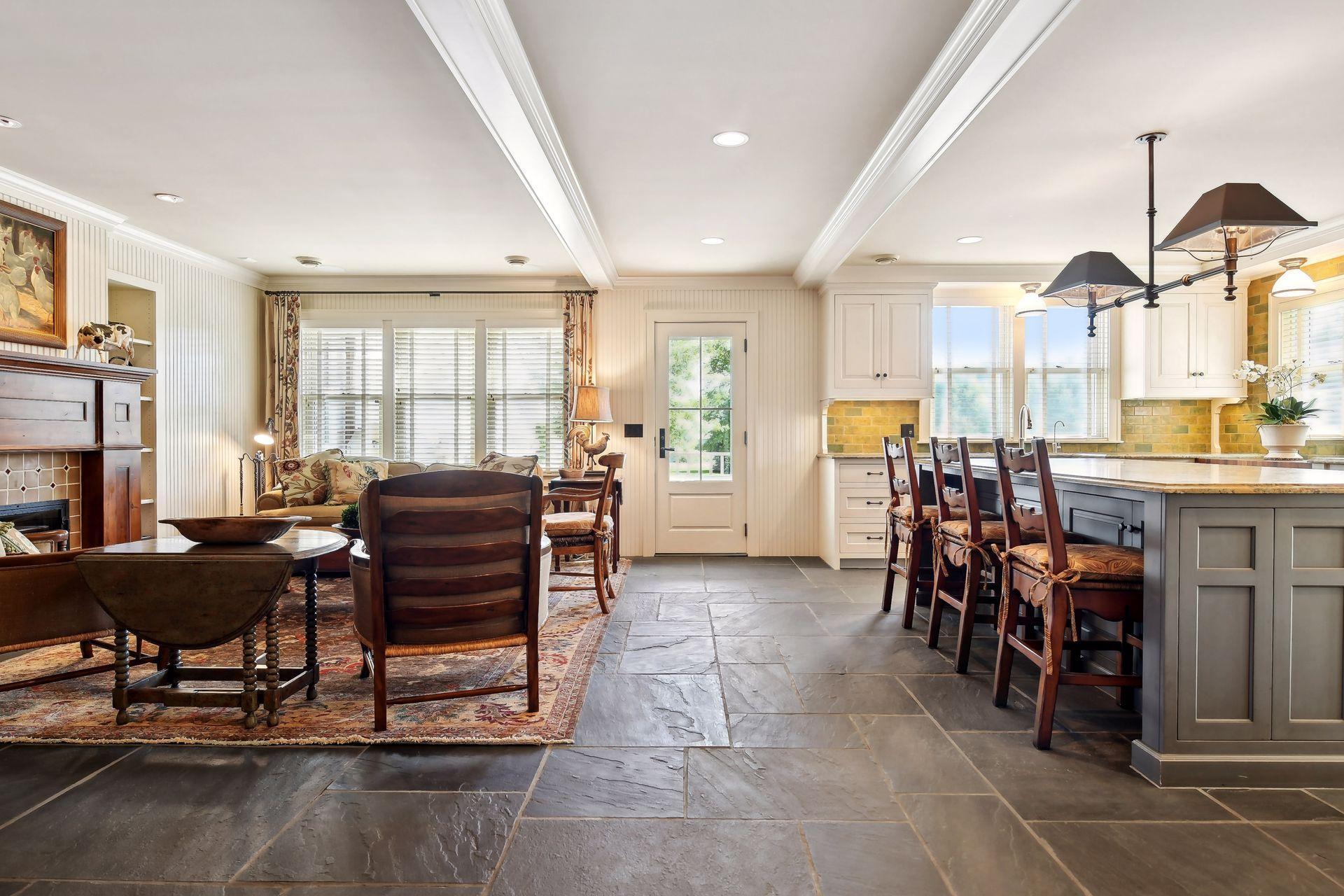 11126 Eastwood Avenue SE