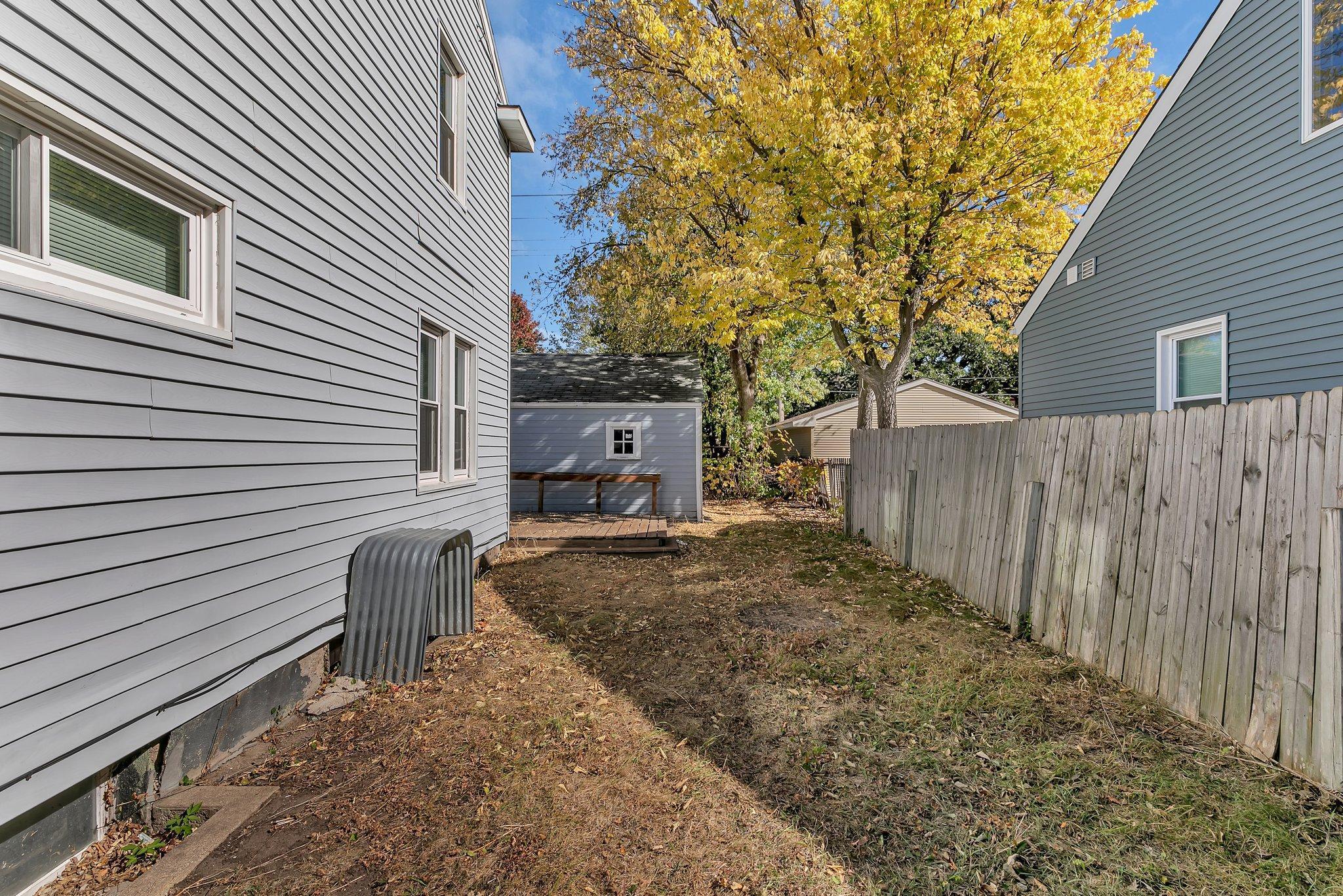 624/626 8th Avenue N