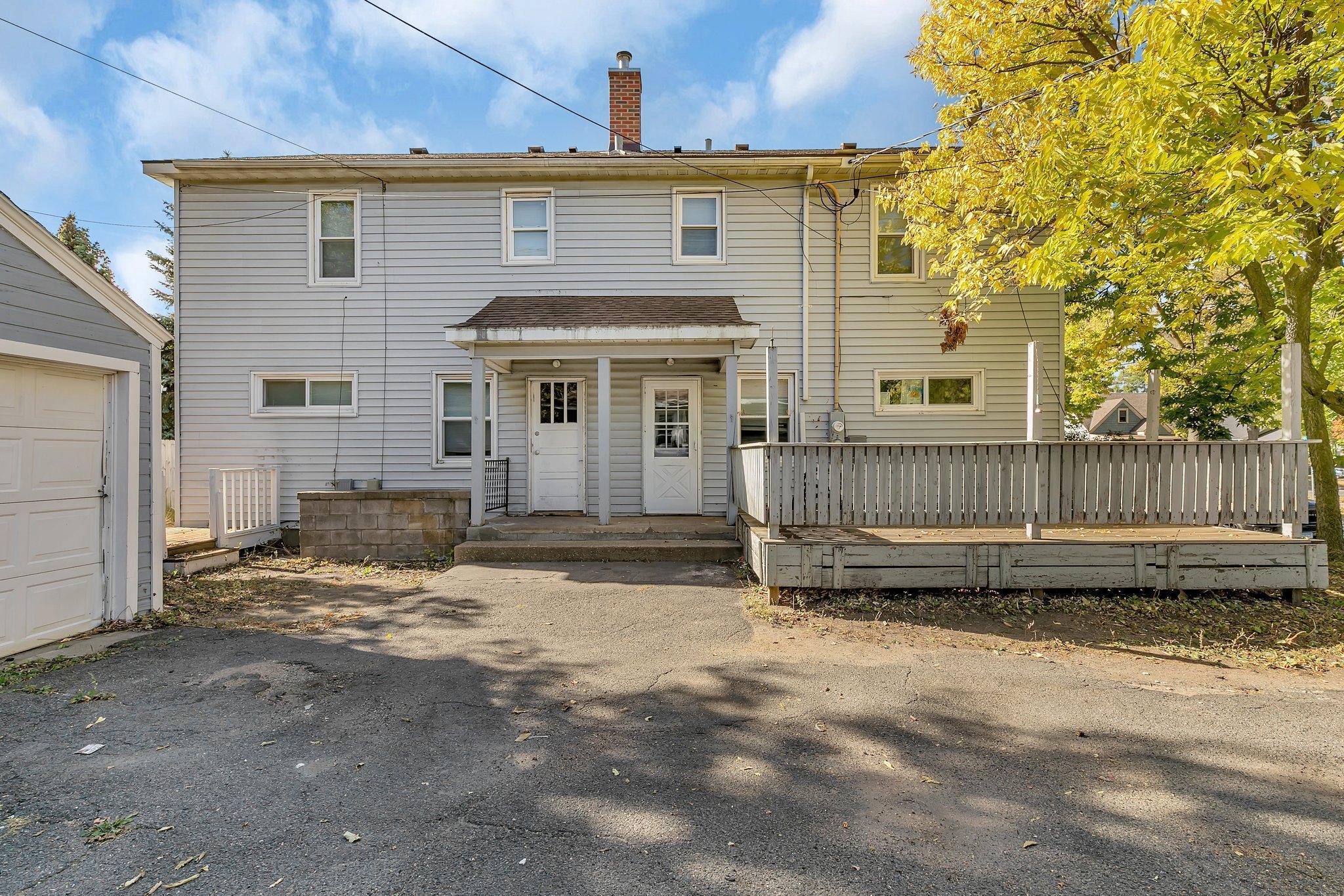 624/626 8th Avenue N