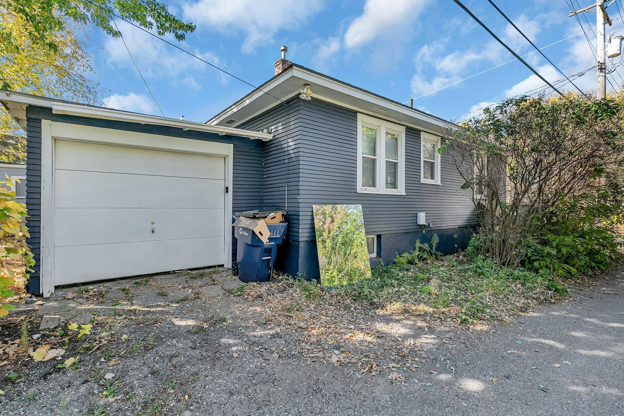 624/626 8th Avenue N