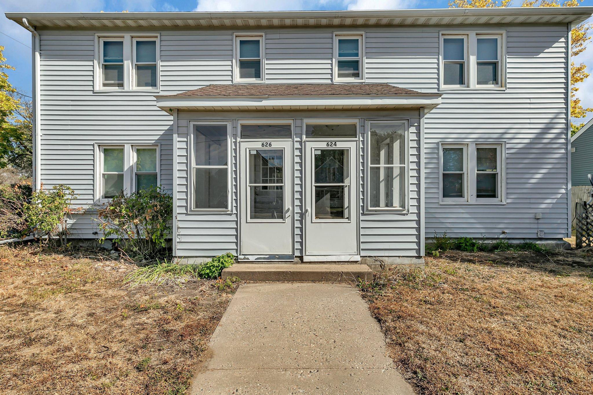 624/626 8th Avenue N