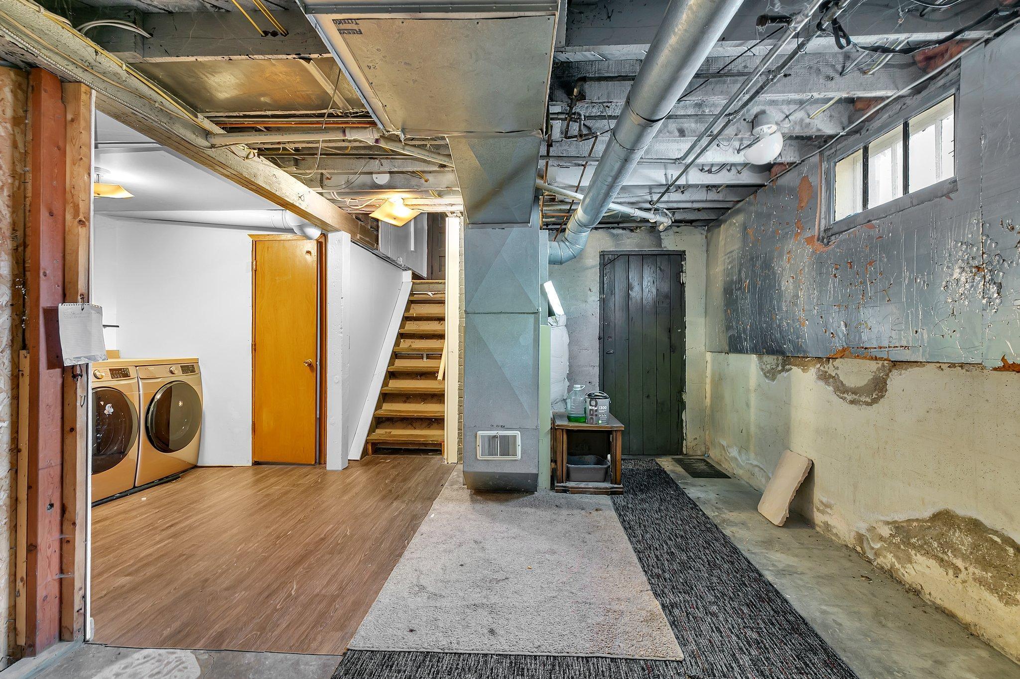 624/626 8th Avenue N