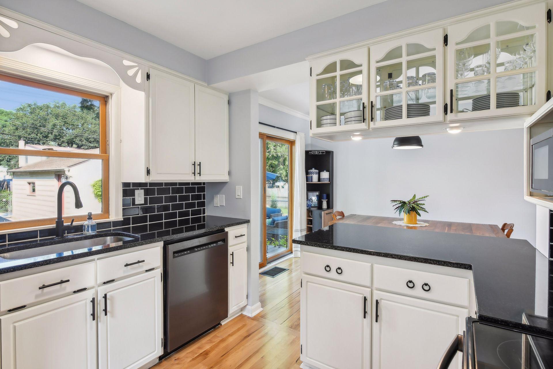 2816 Edgewood Avenue S