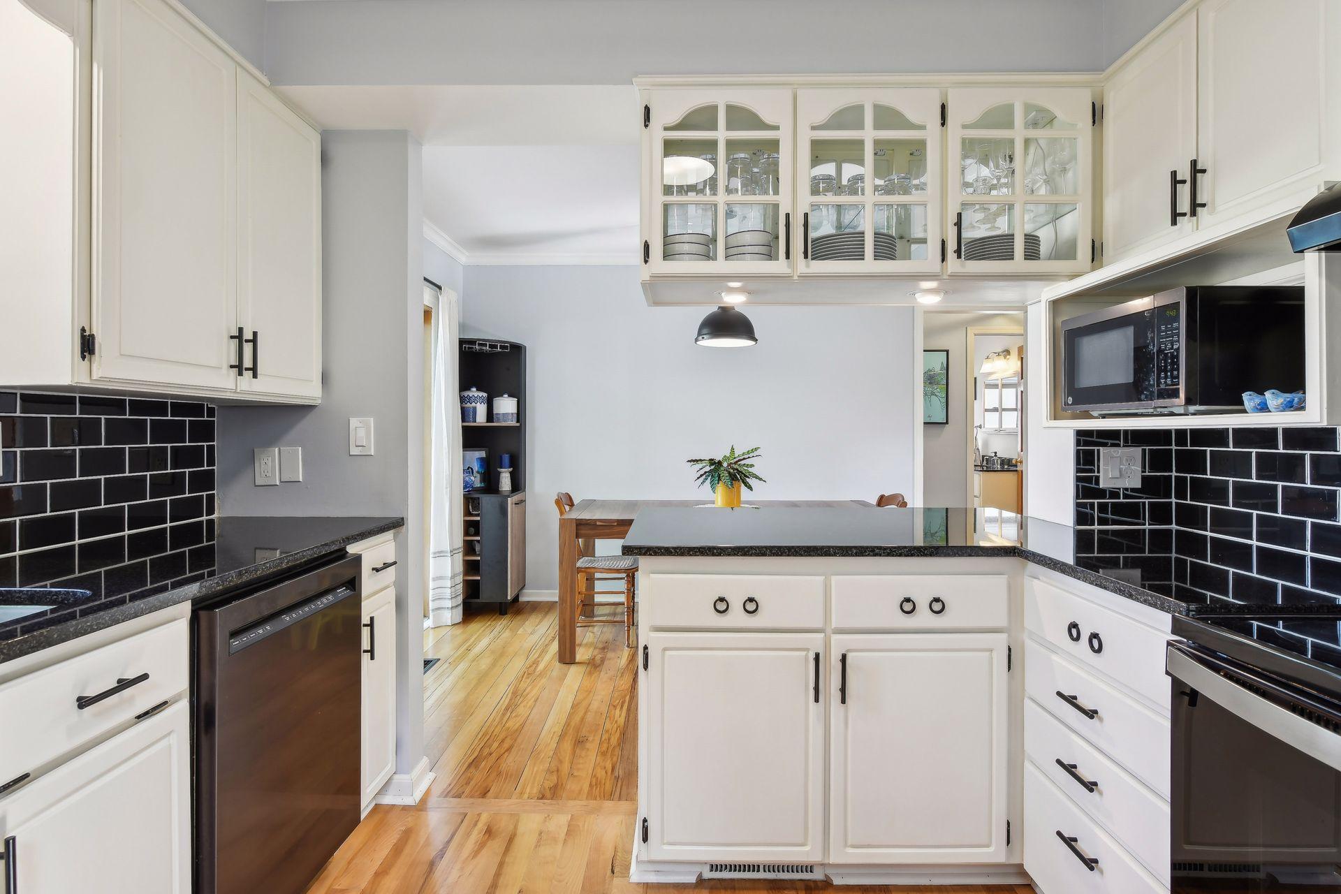 2816 Edgewood Avenue S