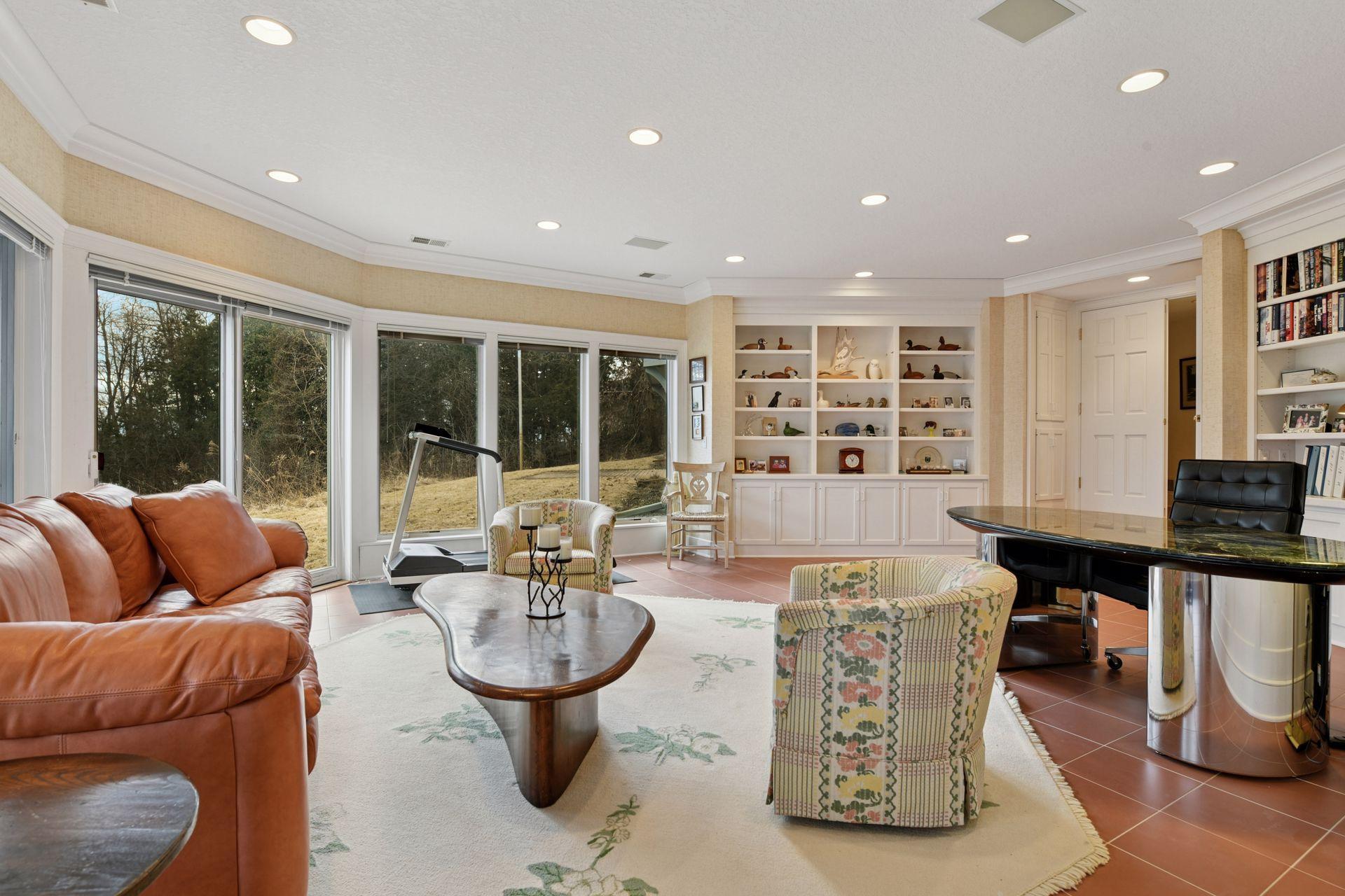 985 Edgewood Hill Road