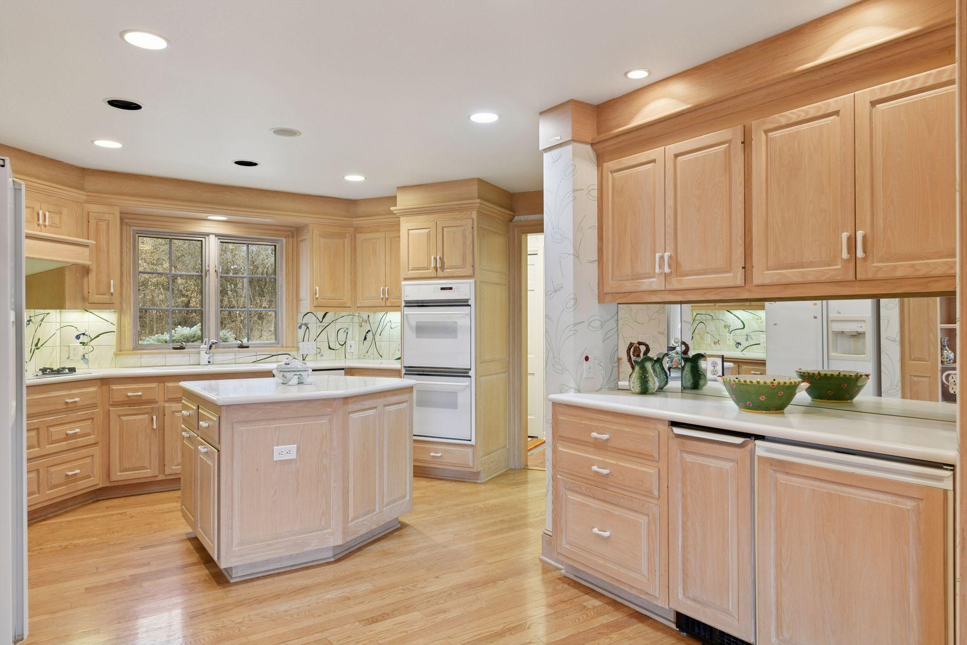 985 Edgewood Hill Road