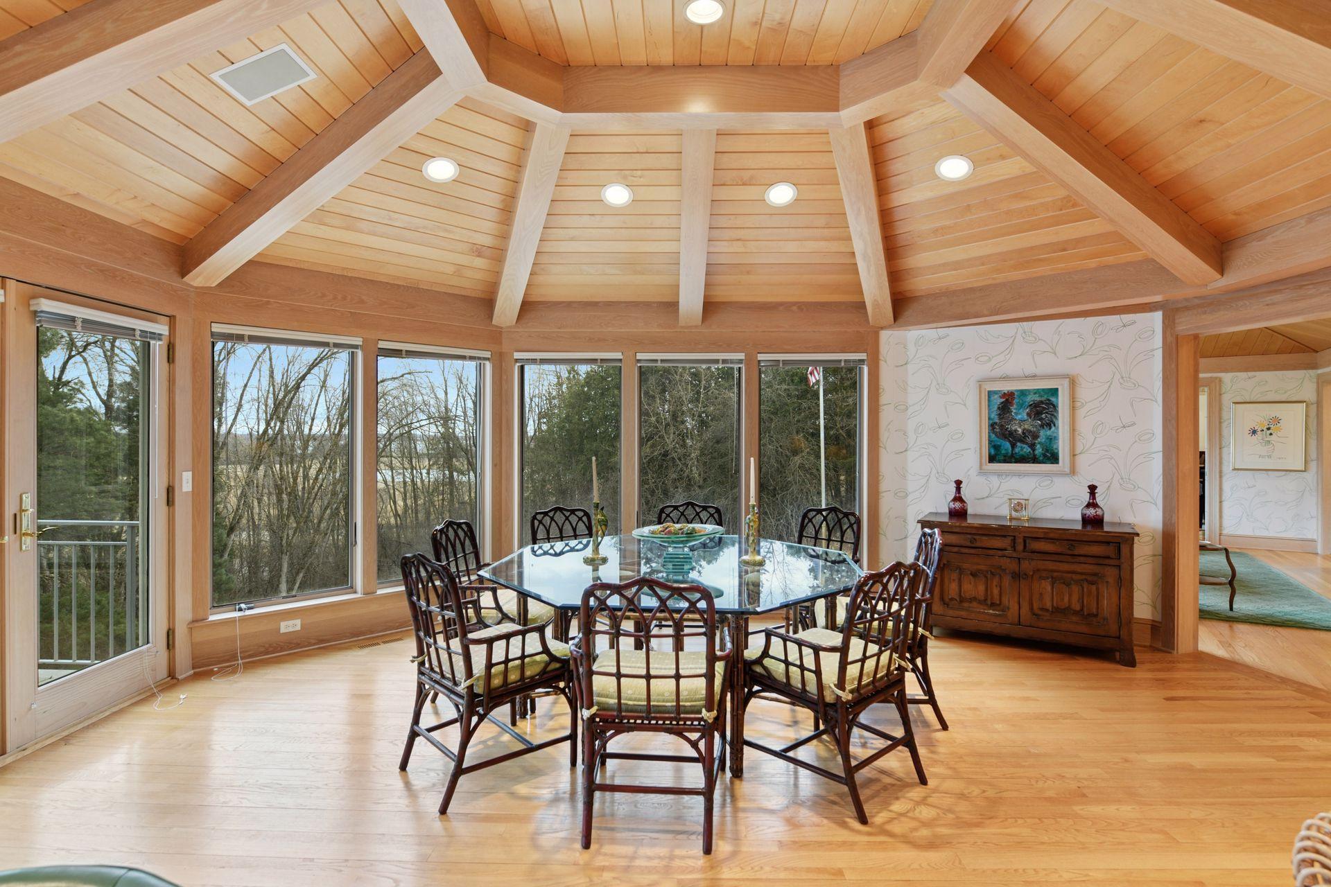 985 Edgewood Hill Road