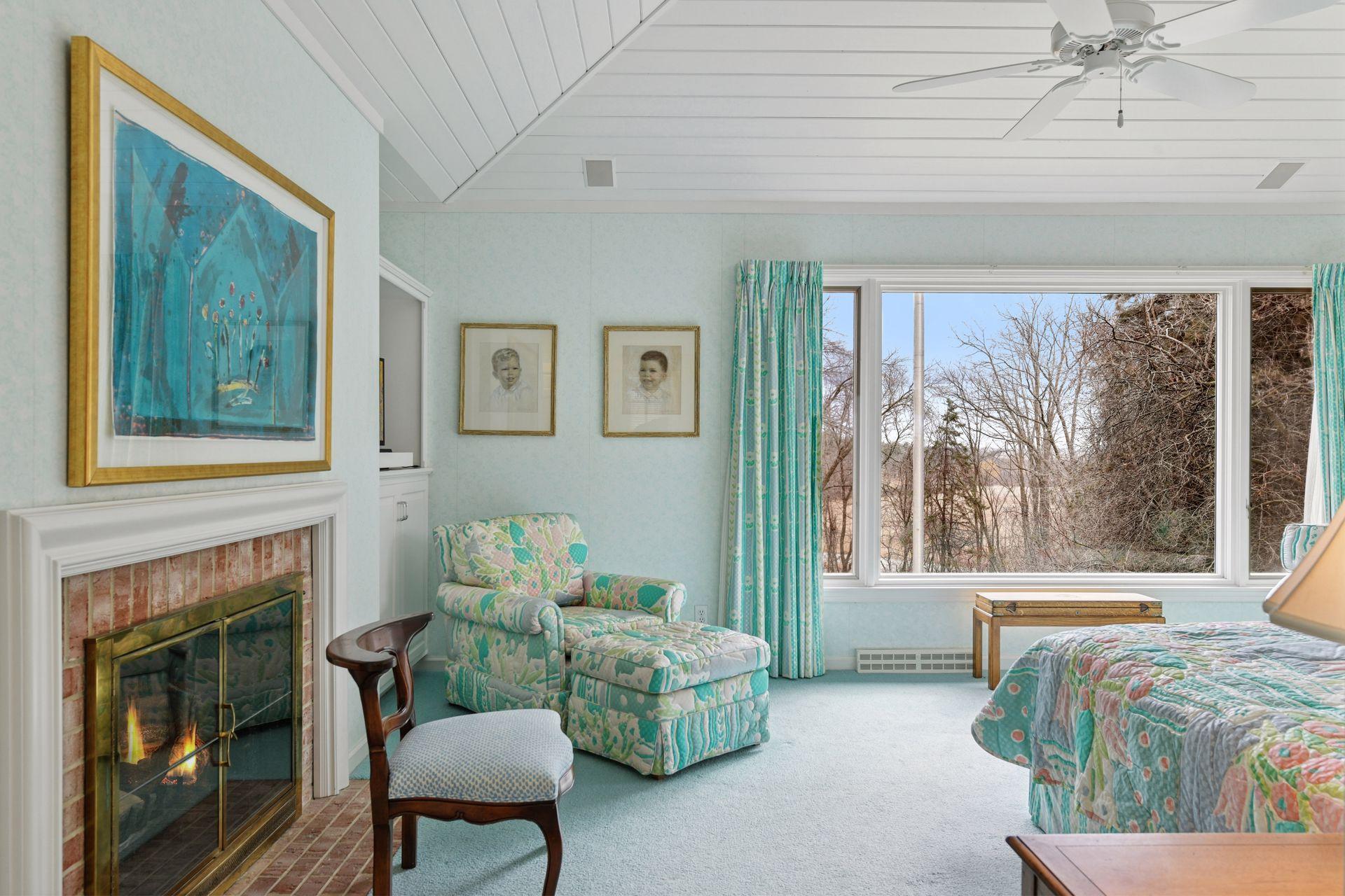 985 Edgewood Hill Road
