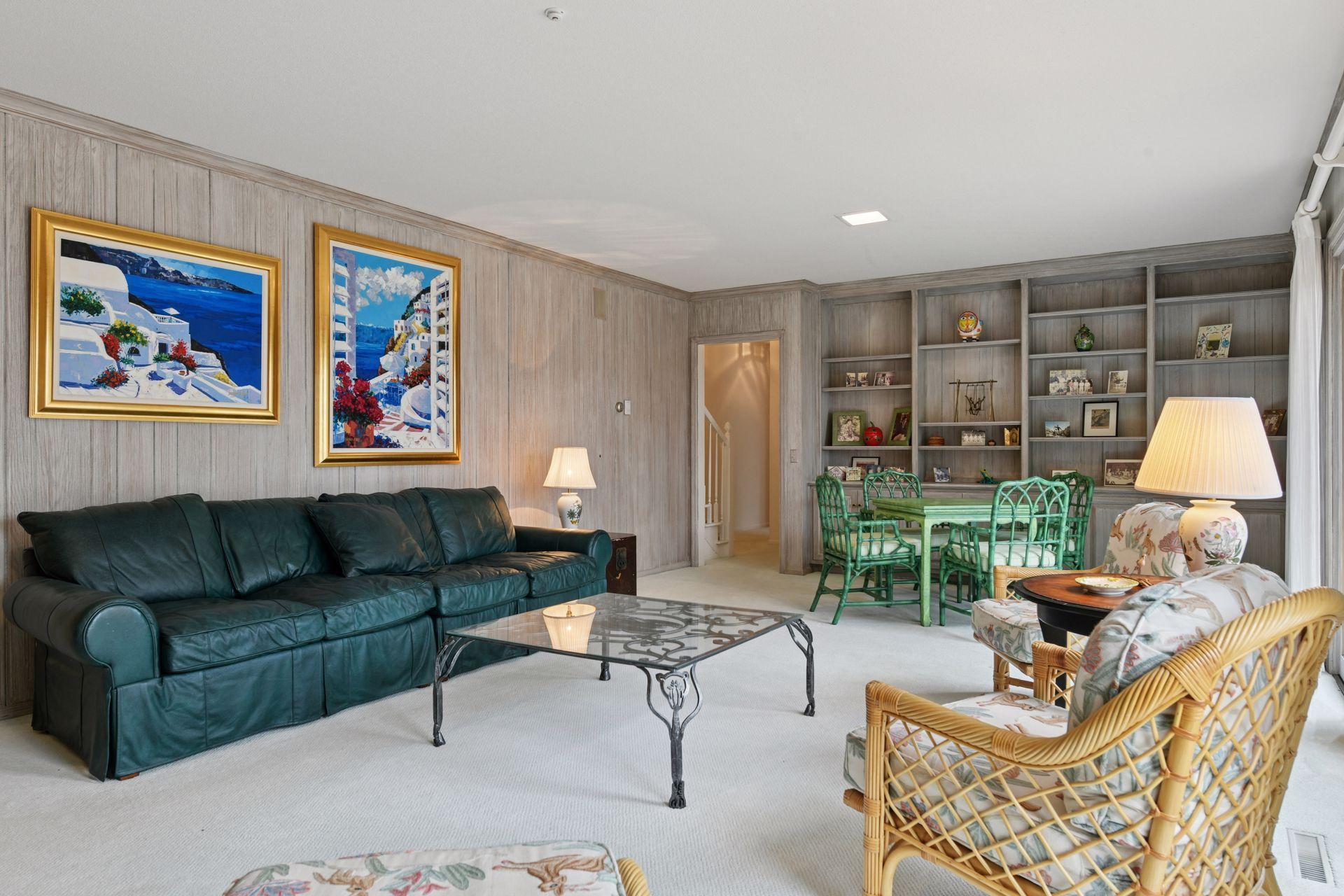 985 Edgewood Hill Road