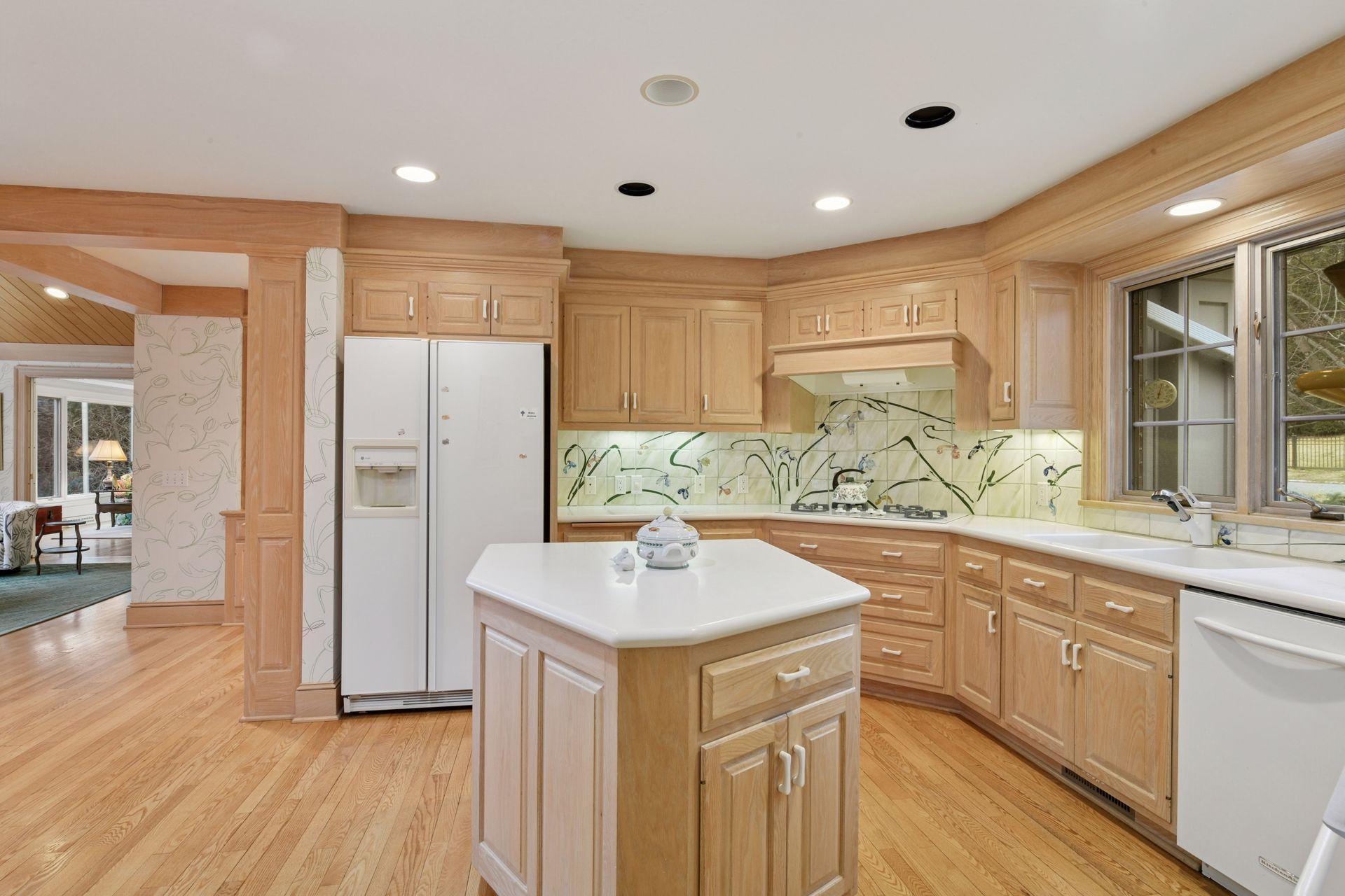 985 Edgewood Hill Road