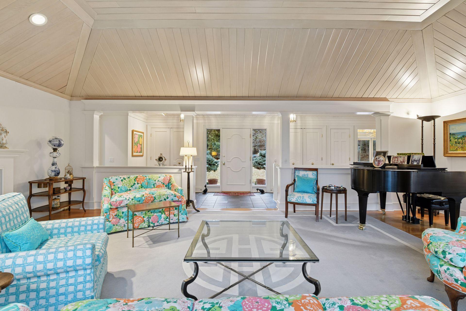 985 Edgewood Hill Road