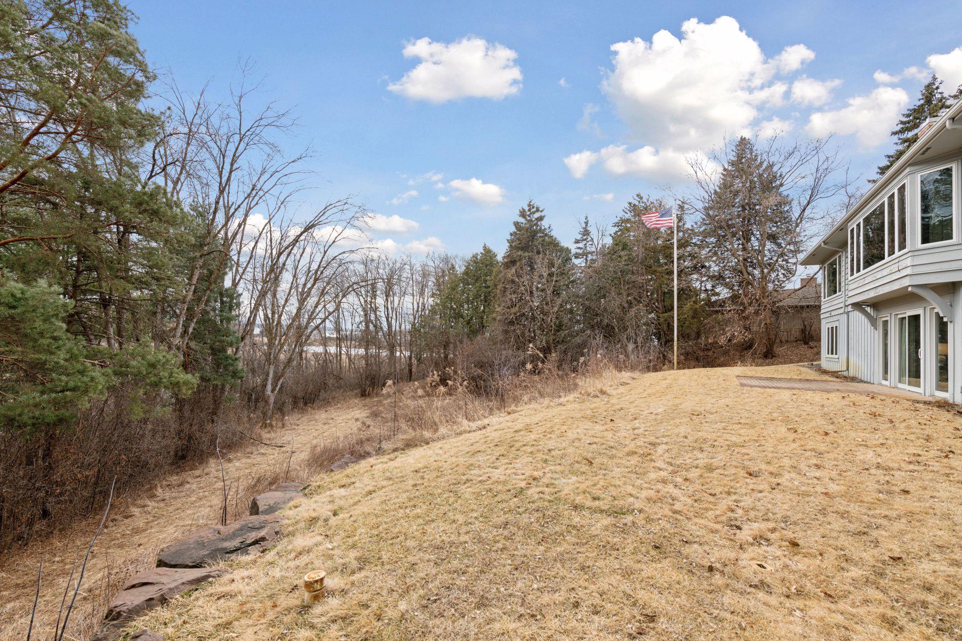 985 Edgewood Hill Road