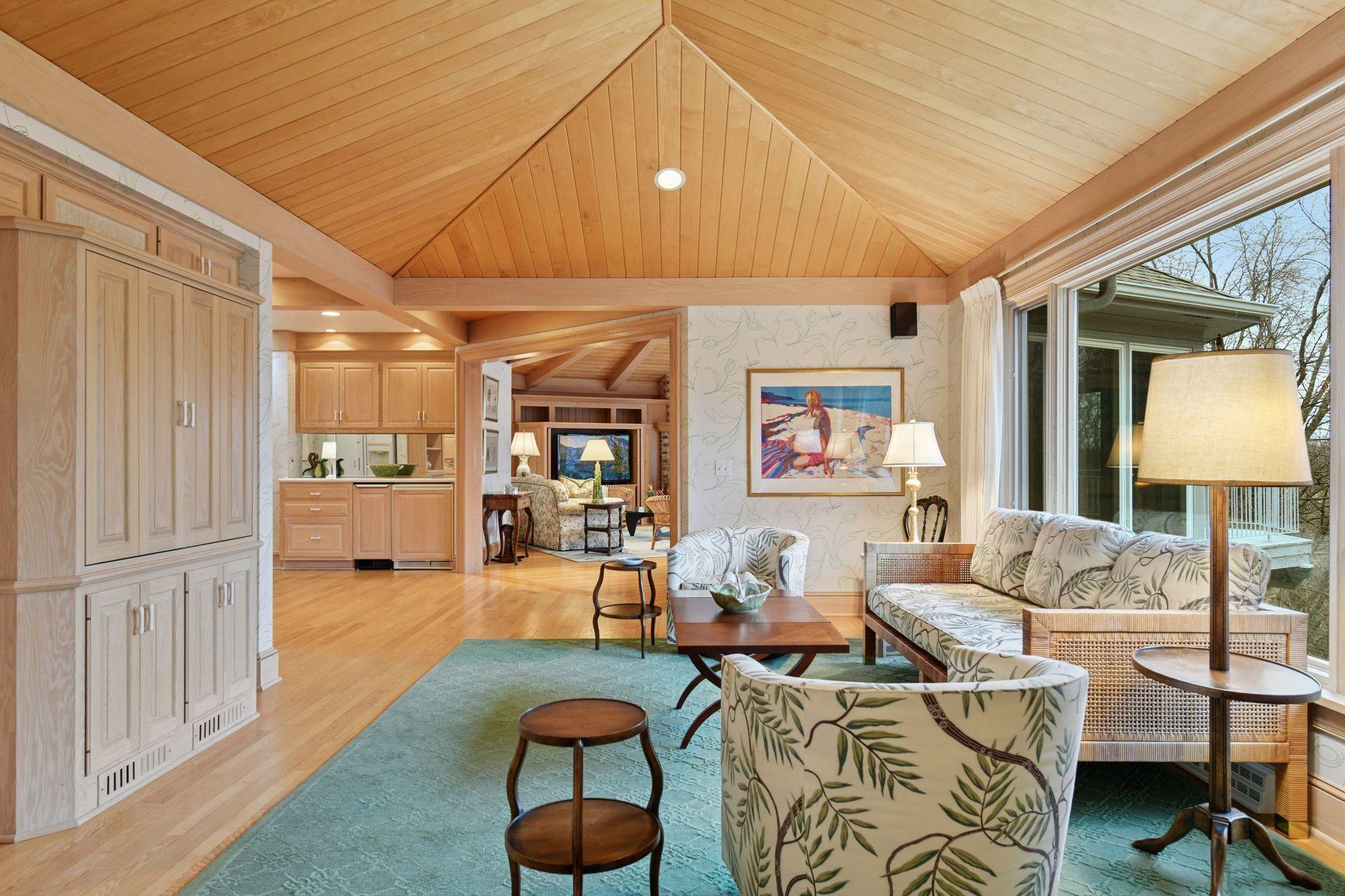 985 Edgewood Hill Road