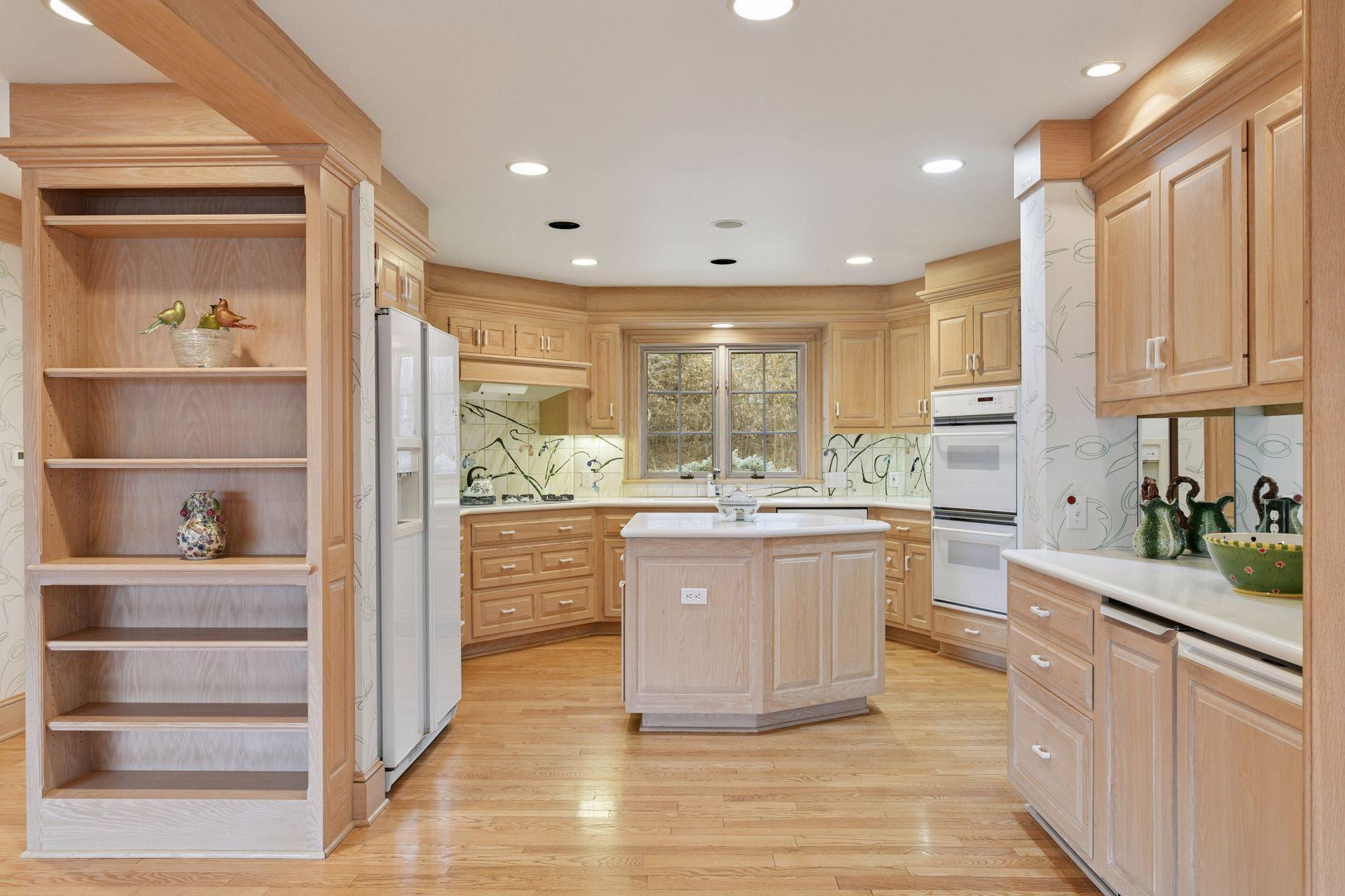 985 Edgewood Hill Road