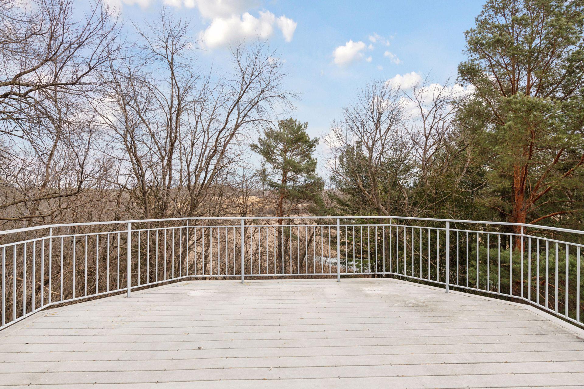 985 Edgewood Hill Road