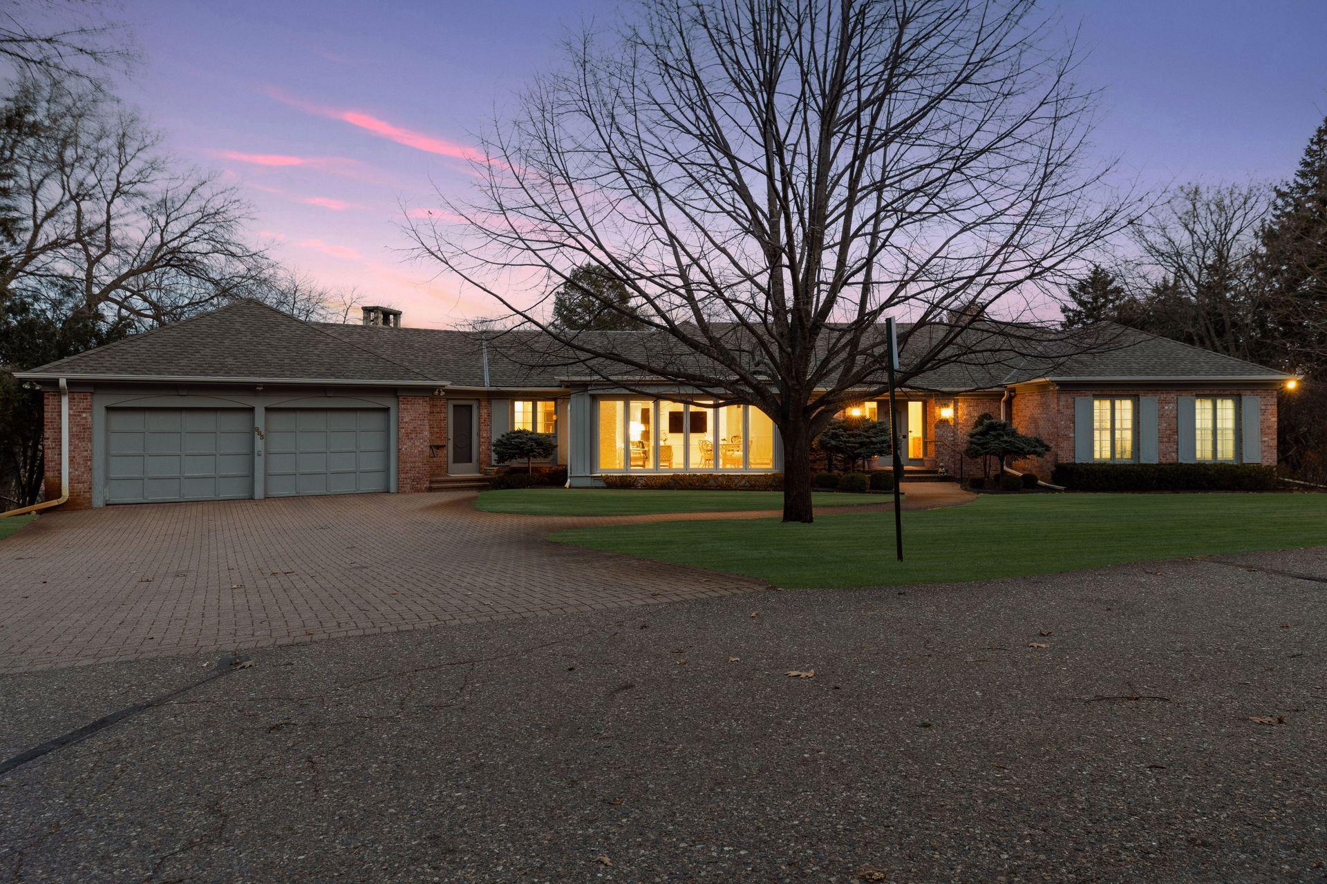 985 Edgewood Hill Road