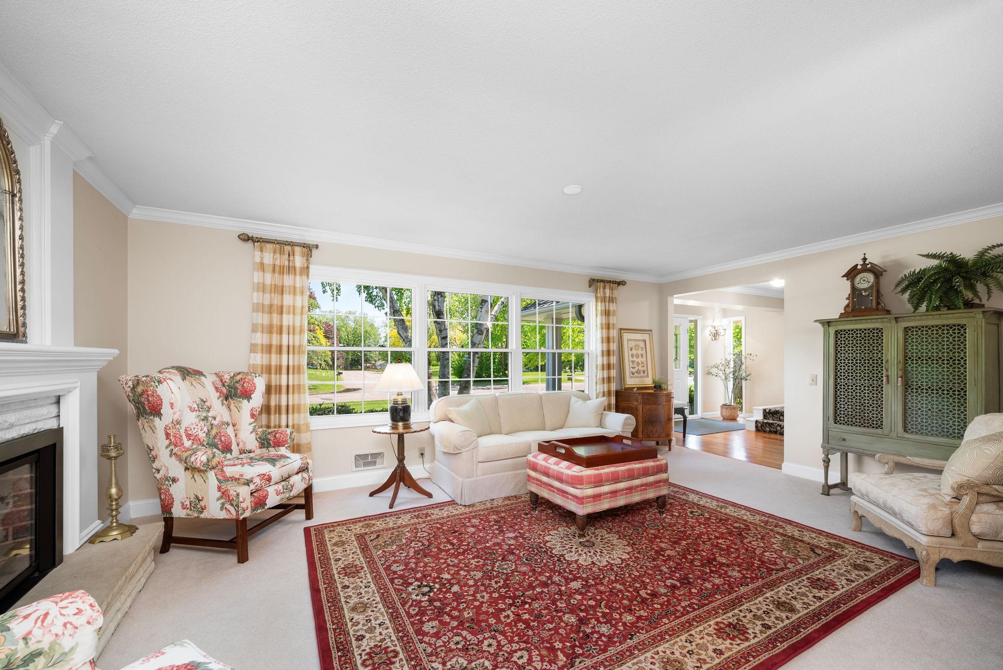 2135 Shadyview Lane N