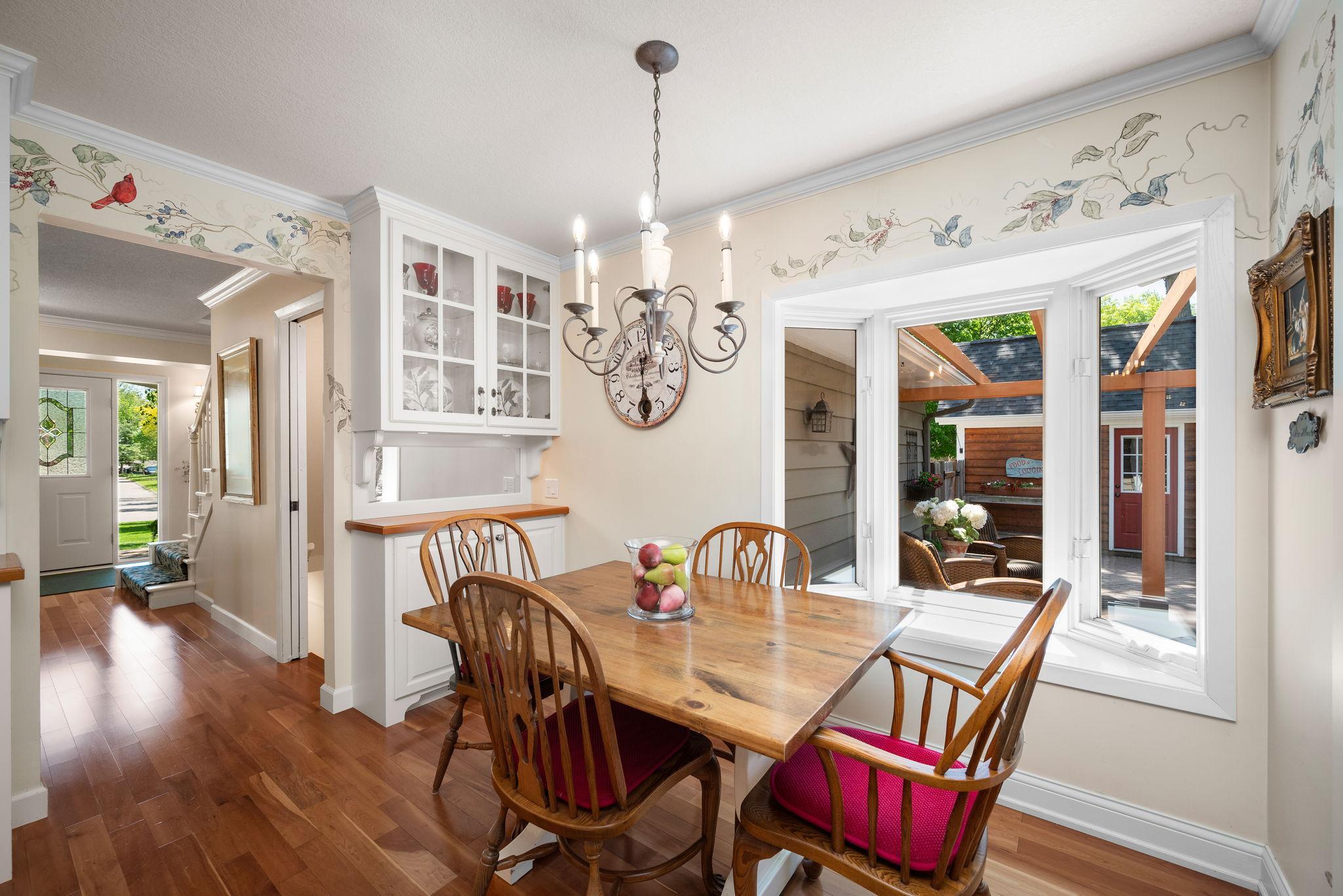 2135 Shadyview Lane N