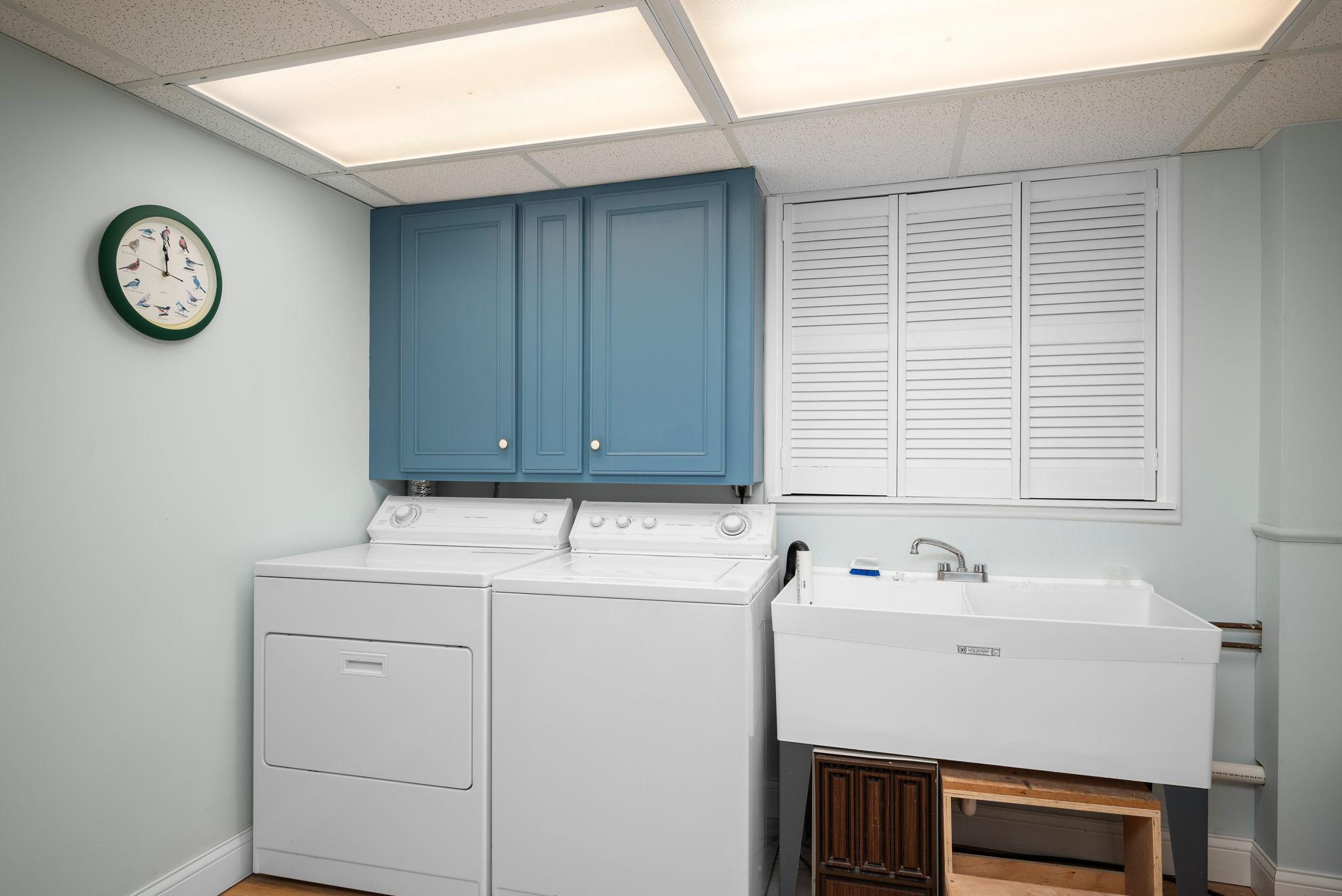 2135 Shadyview Lane N