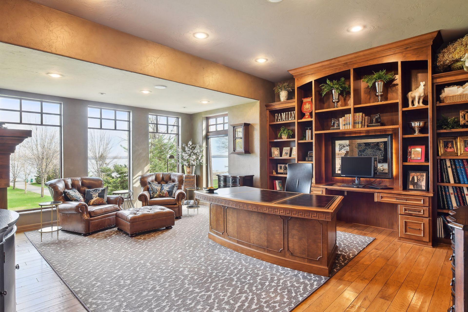 1860 Shoreline Drive