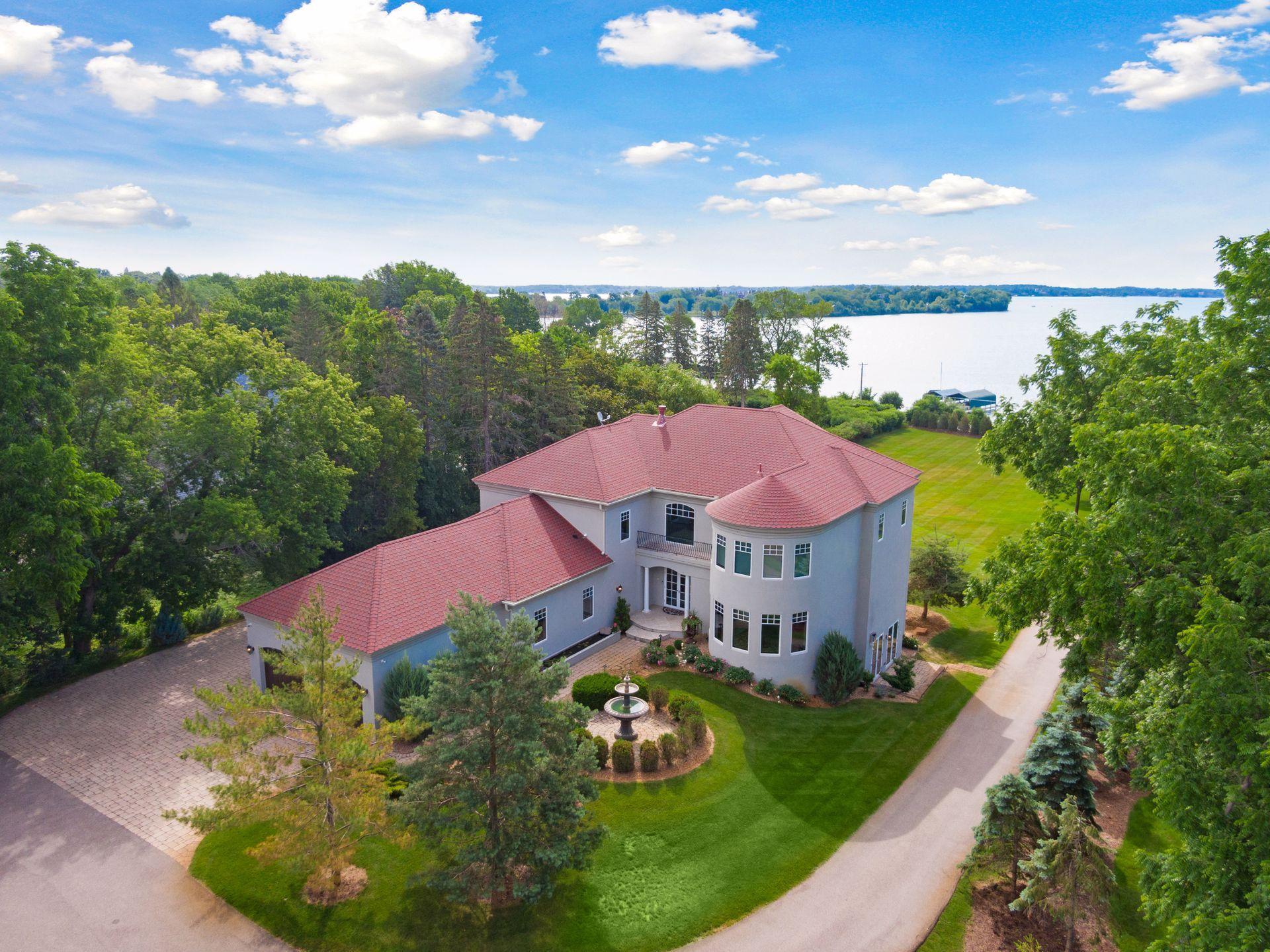 1860 Shoreline Drive