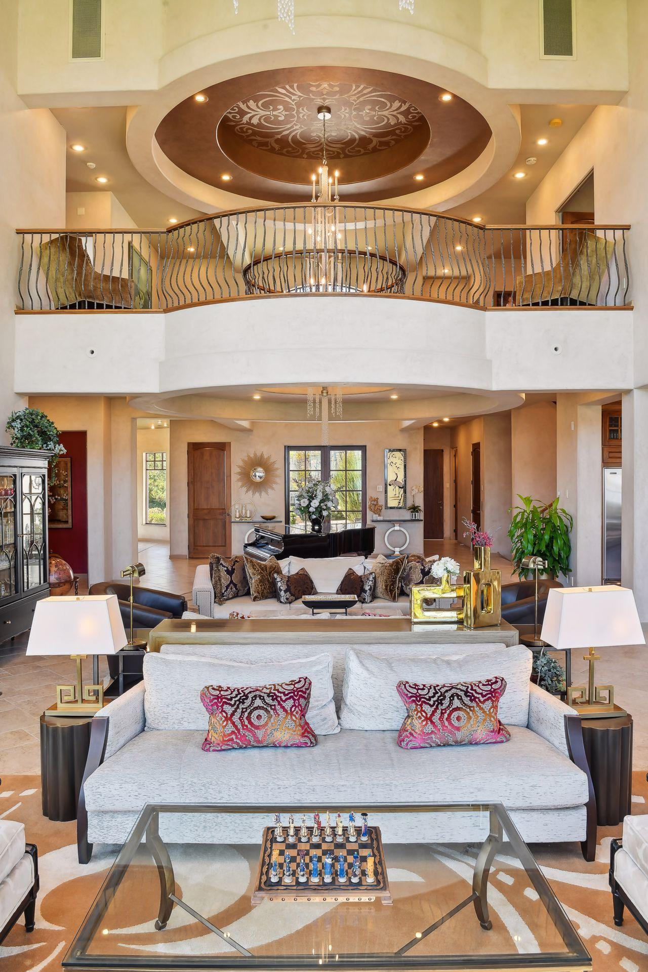 1860 Shoreline Drive