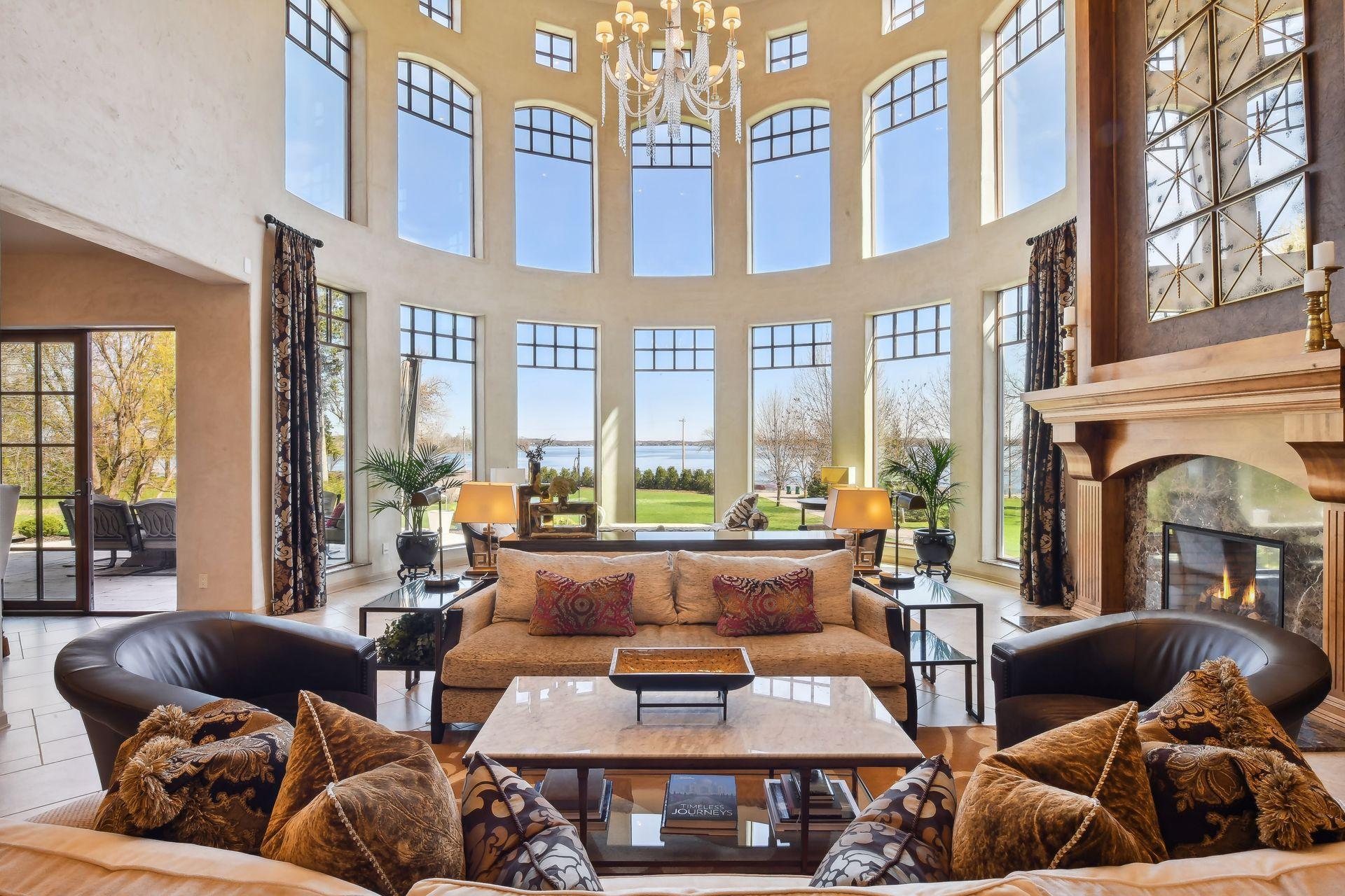 1860 Shoreline Drive