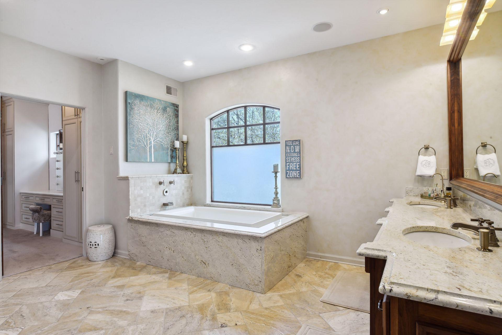 1860 Shoreline Drive