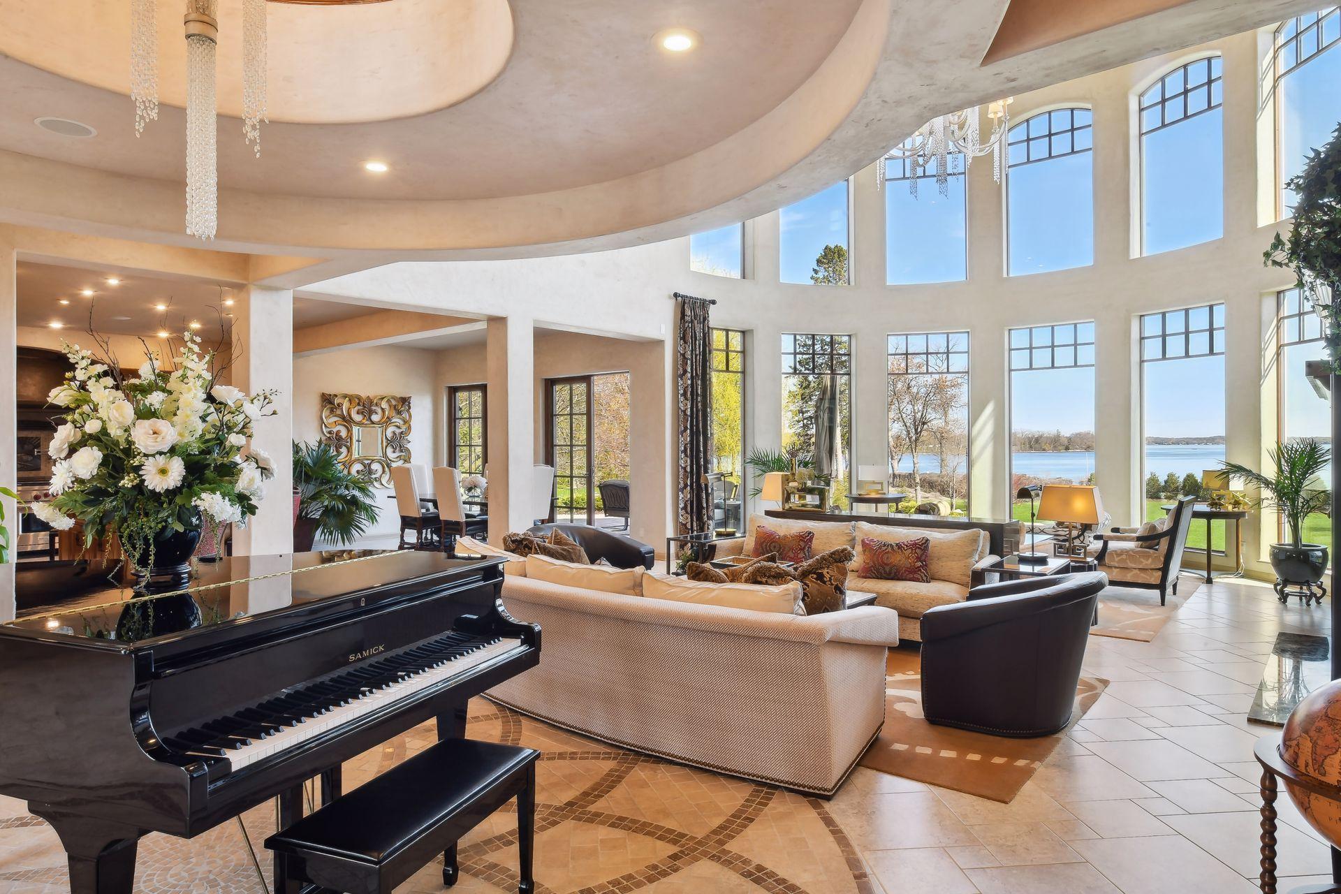 1860 Shoreline Drive