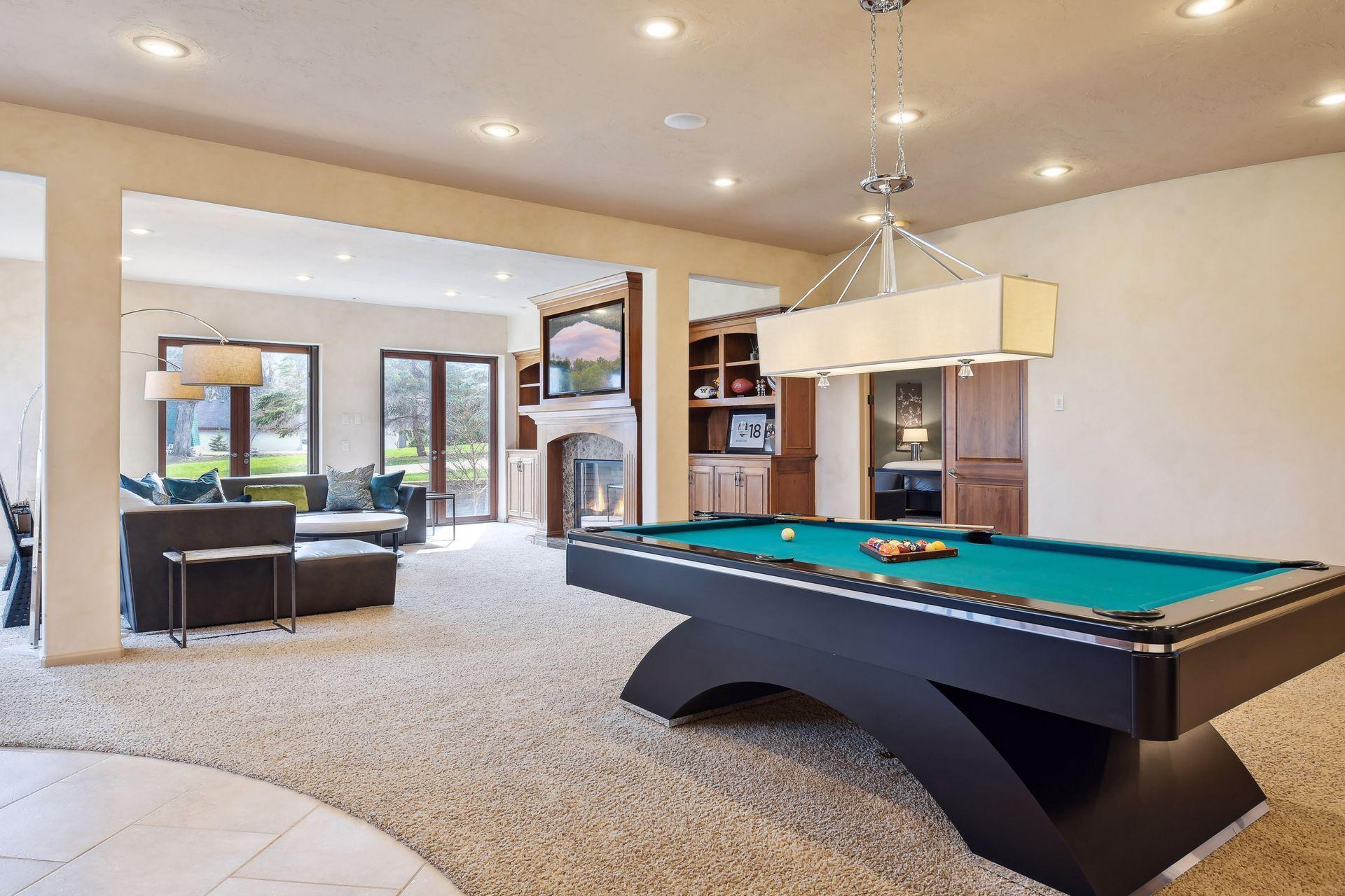 1860 Shoreline Drive