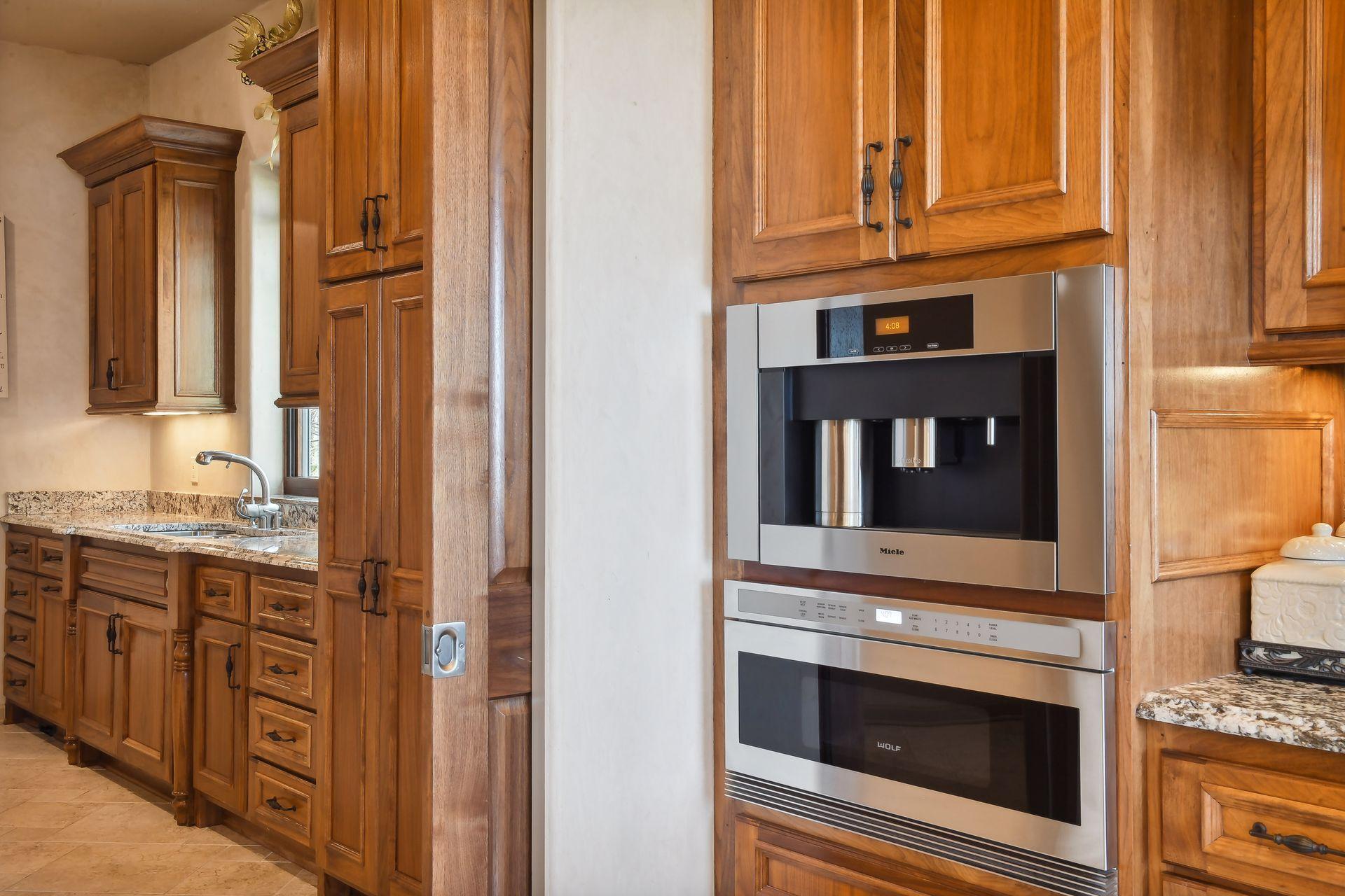 1860 Shoreline Drive