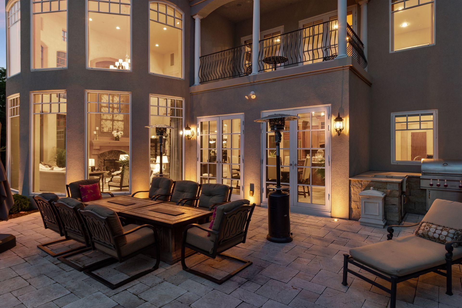 1860 Shoreline Drive