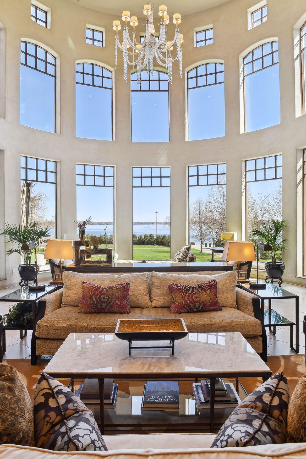 1860 Shoreline Drive