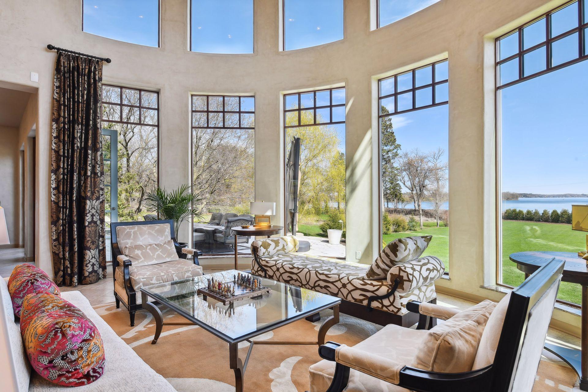 1860 Shoreline Drive