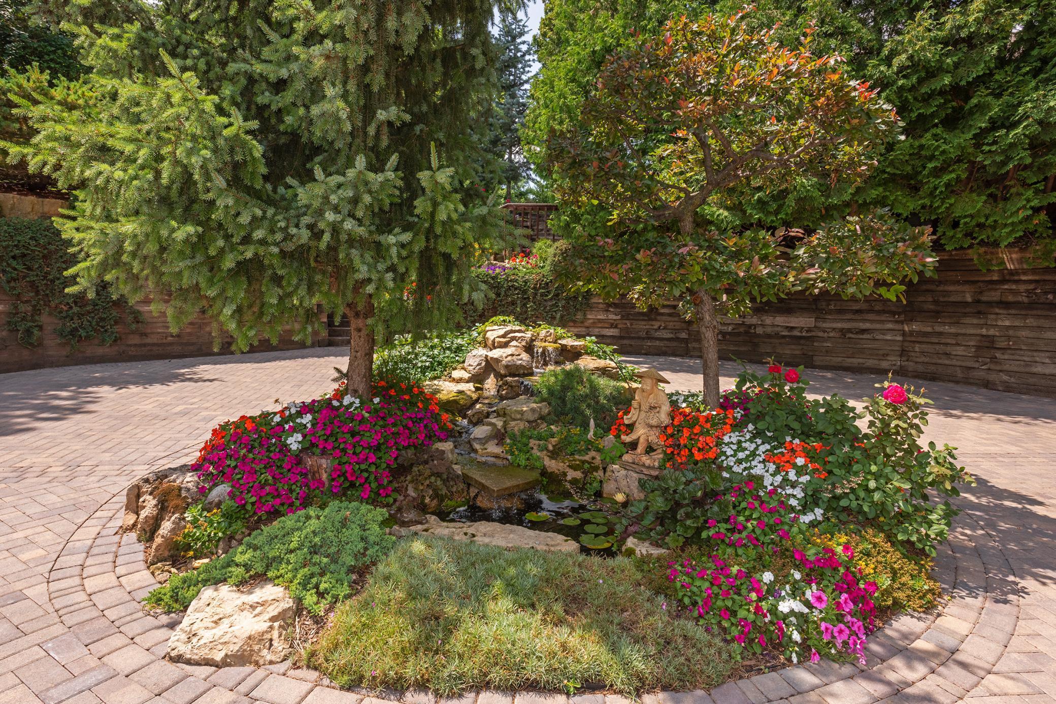 1495 Green Trees Road