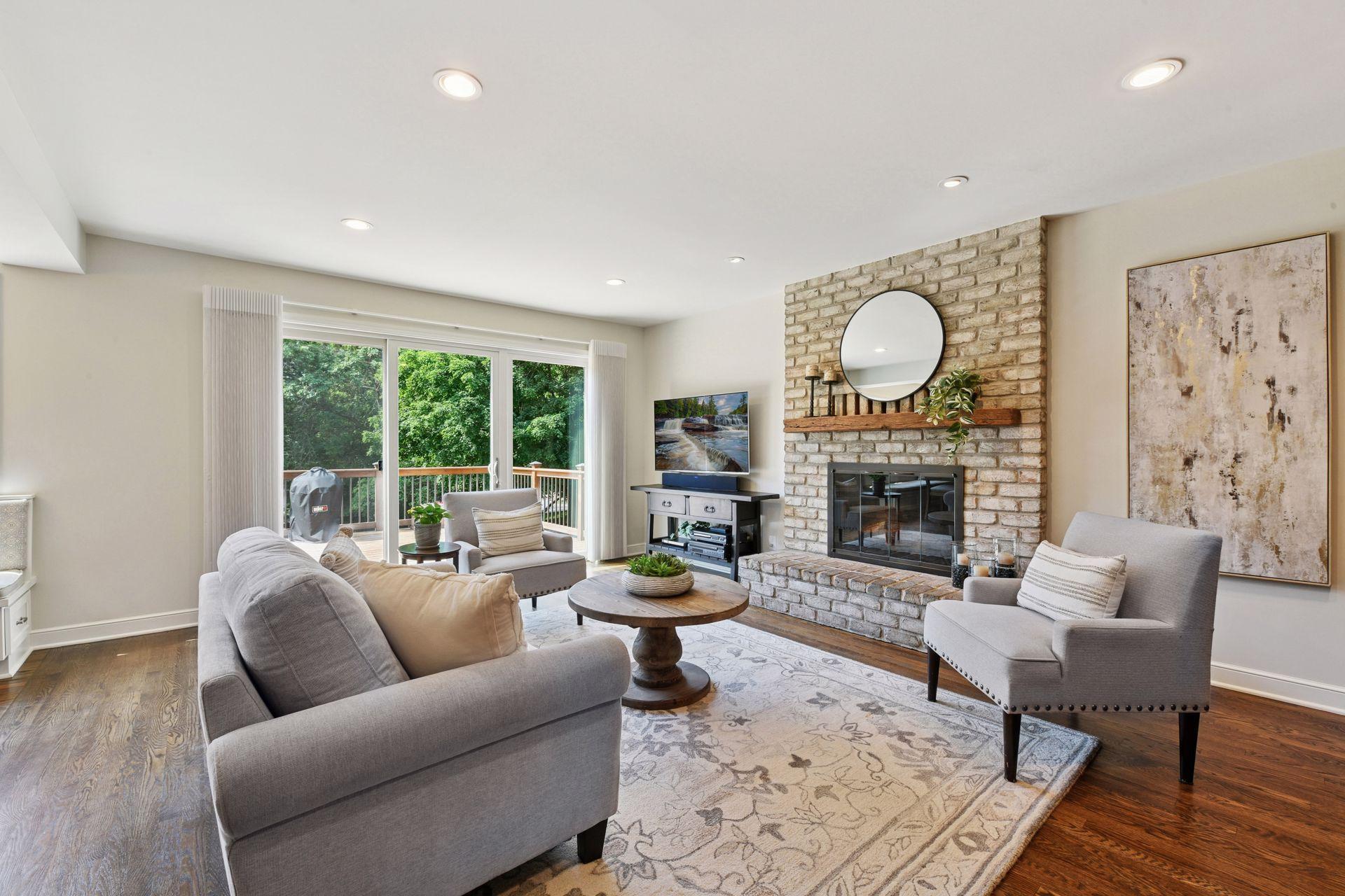 19885 Chartwell Hill