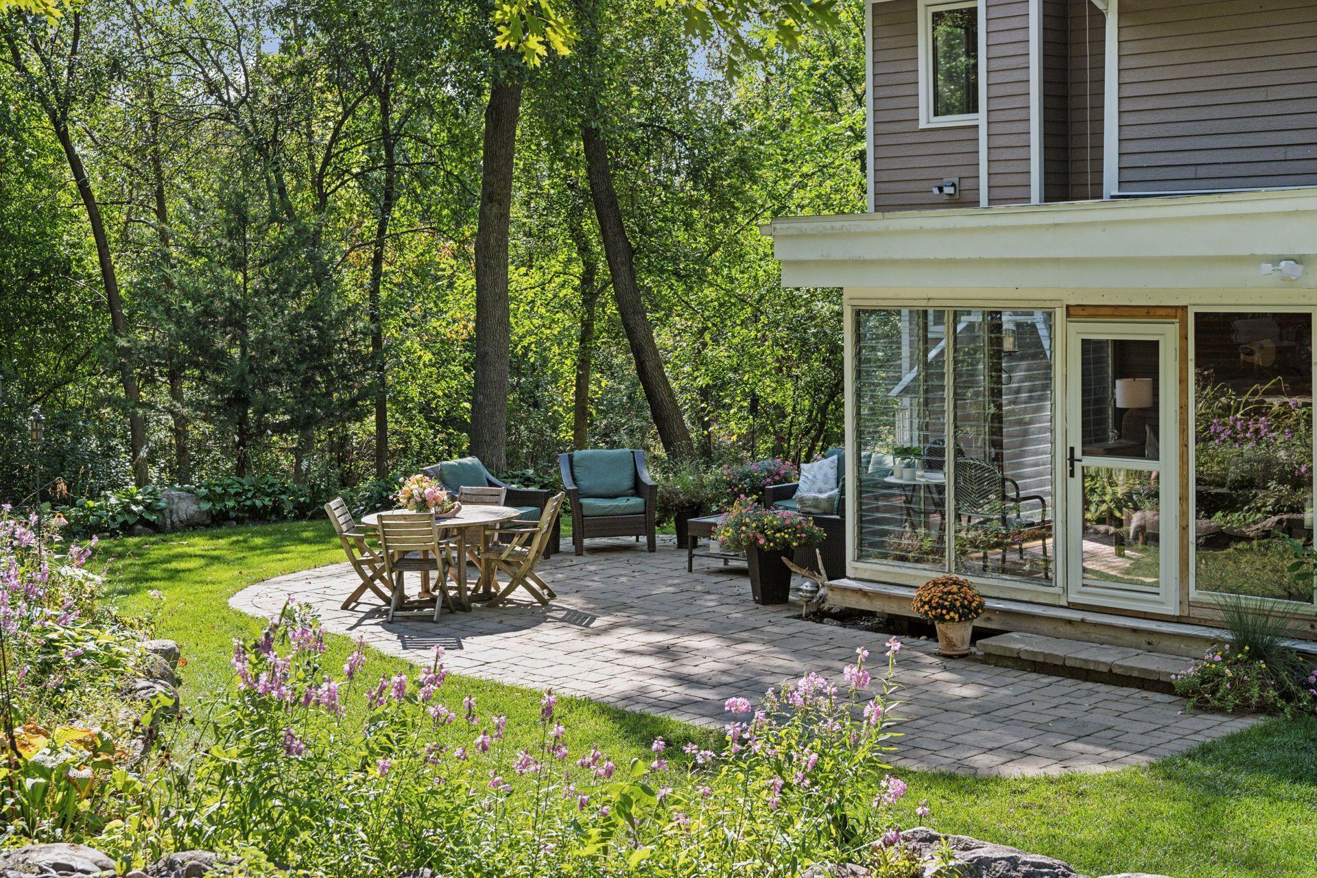 1912 Highcrest Drive