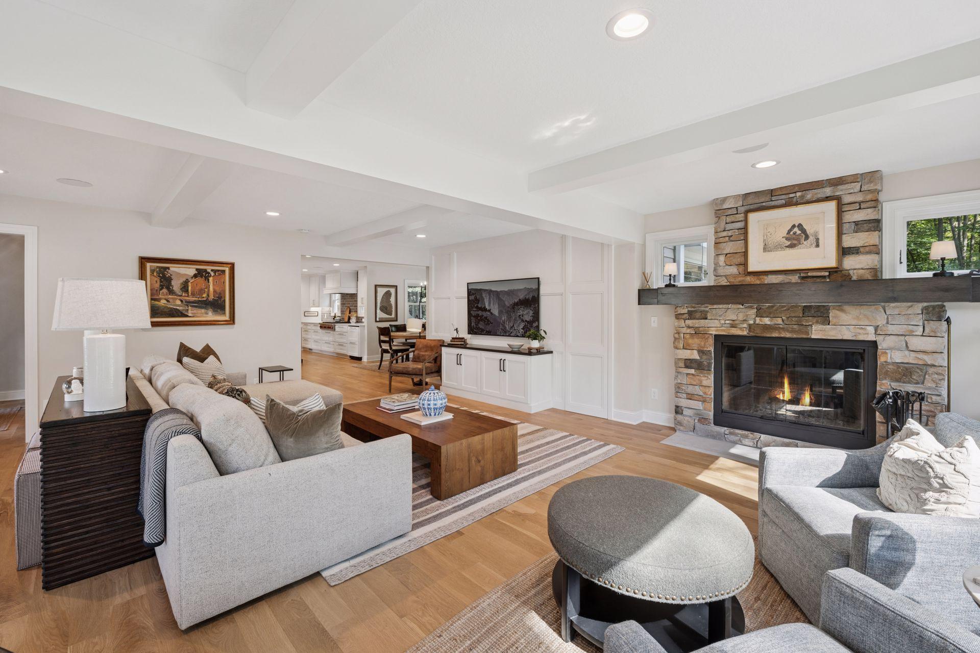 1912 Highcrest Drive