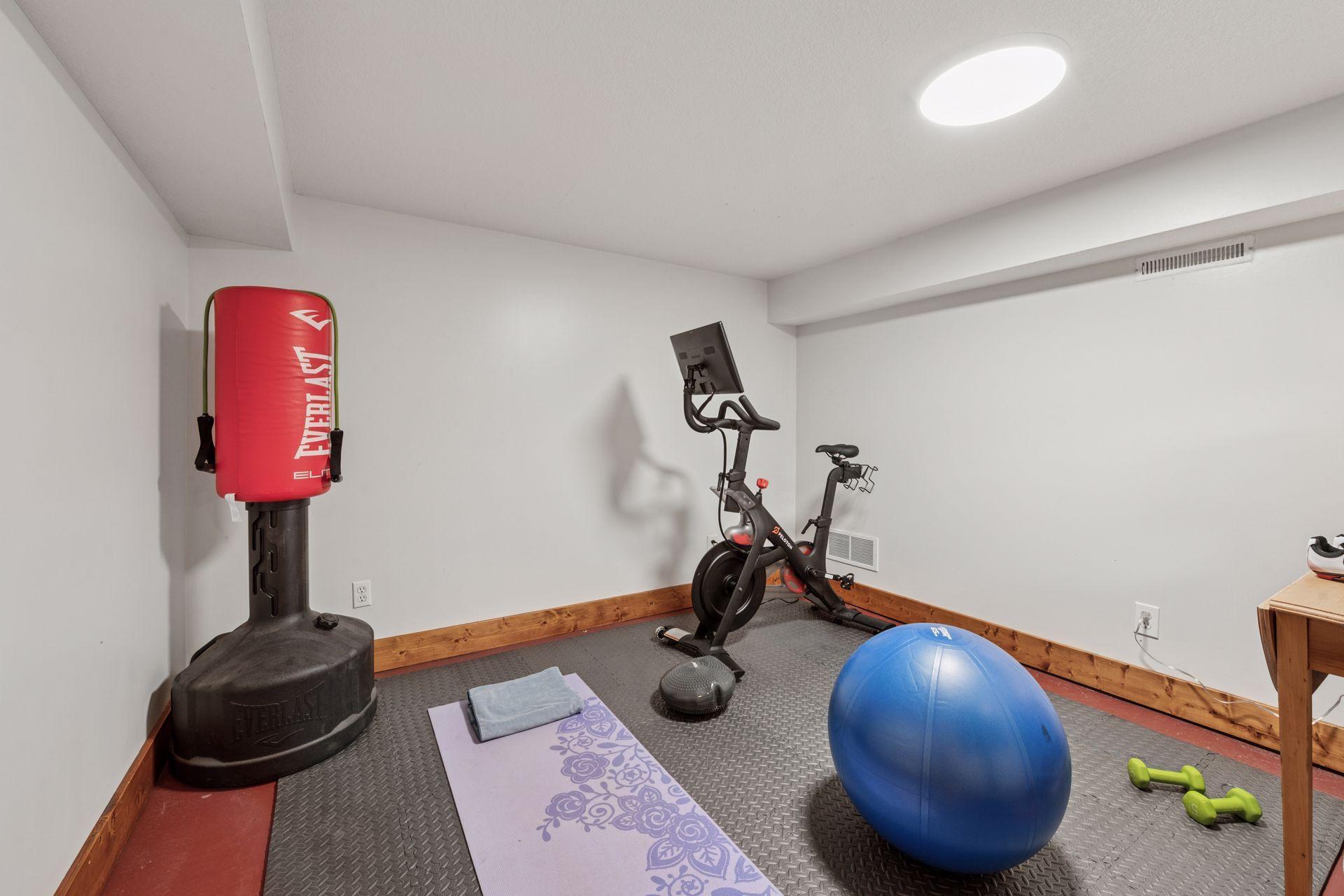 1912 Highcrest Drive