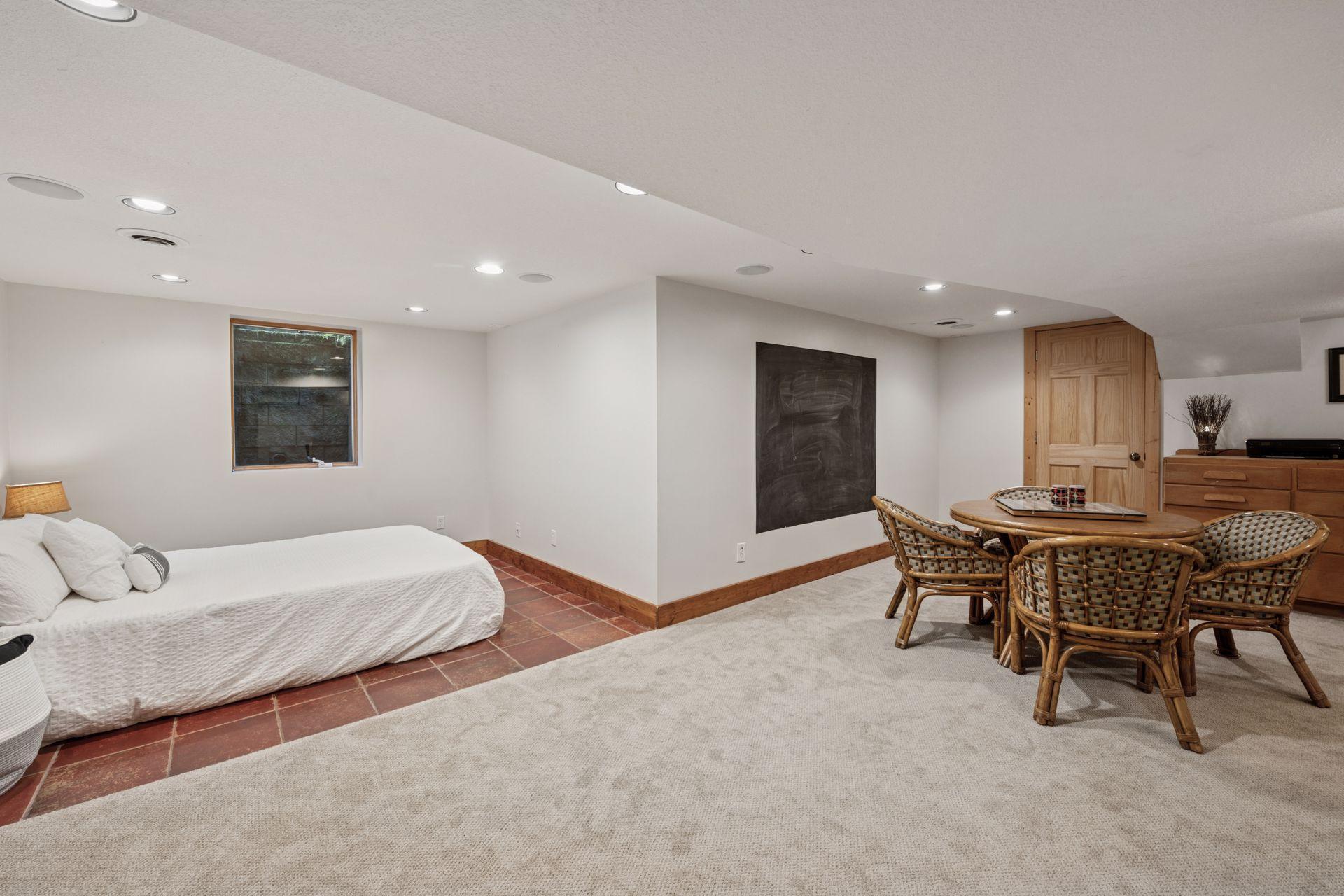 1912 Highcrest Drive