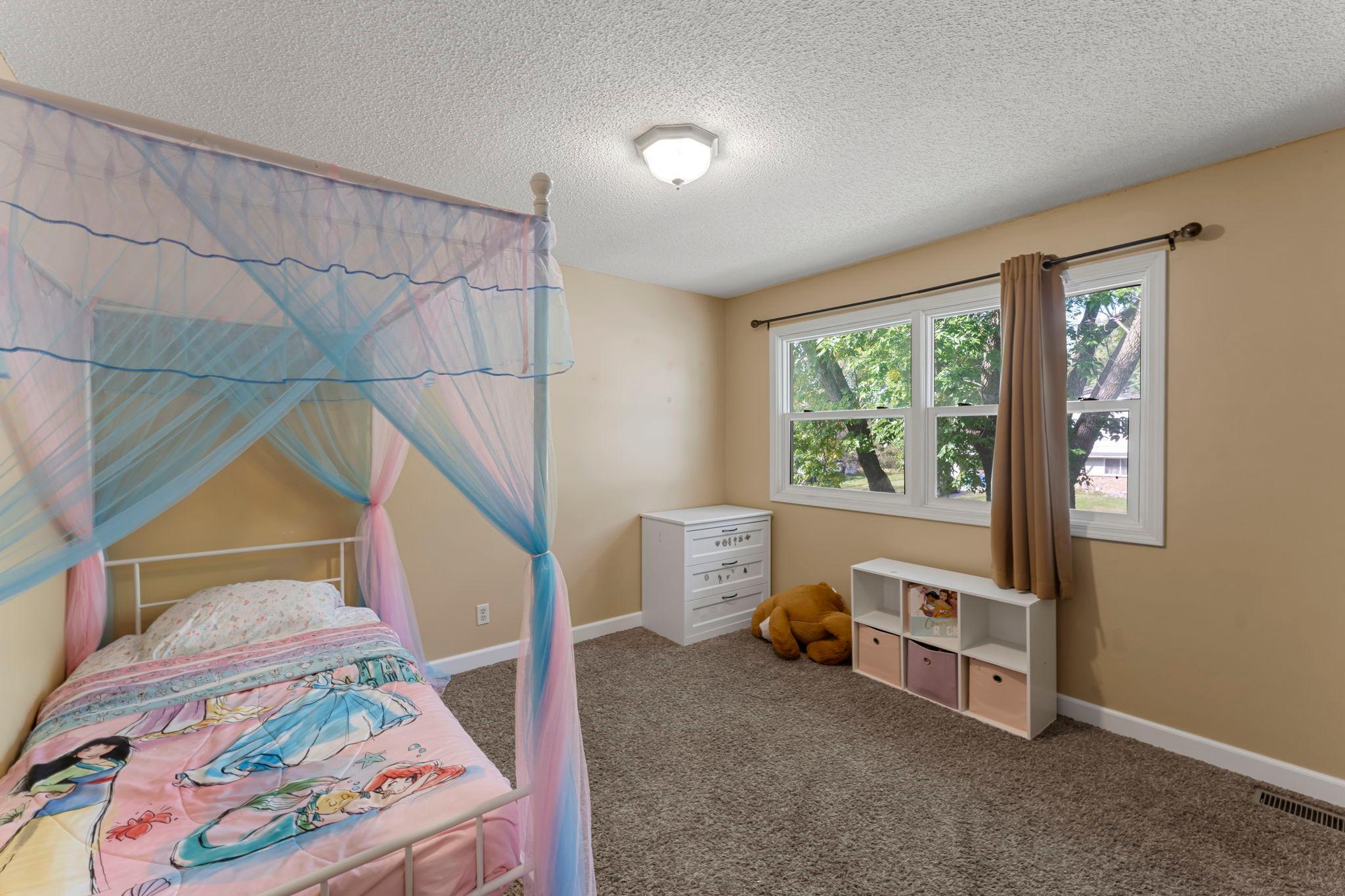 911 Ridge Drive SE
