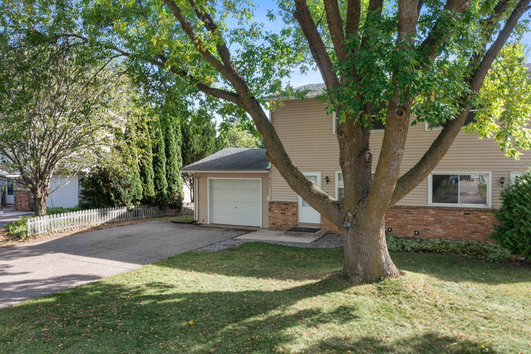 911 Ridge Drive SE