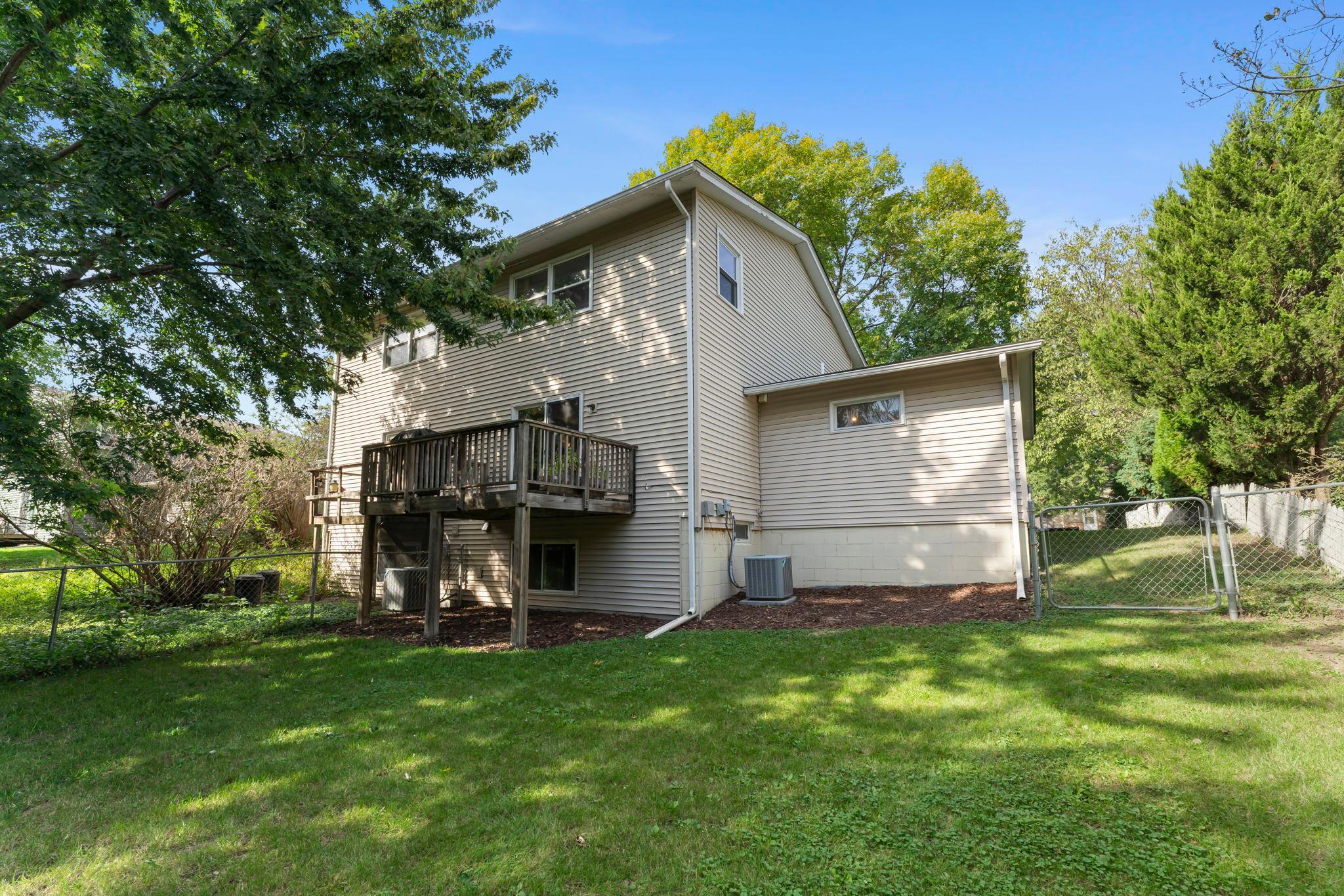 911 Ridge Drive SE