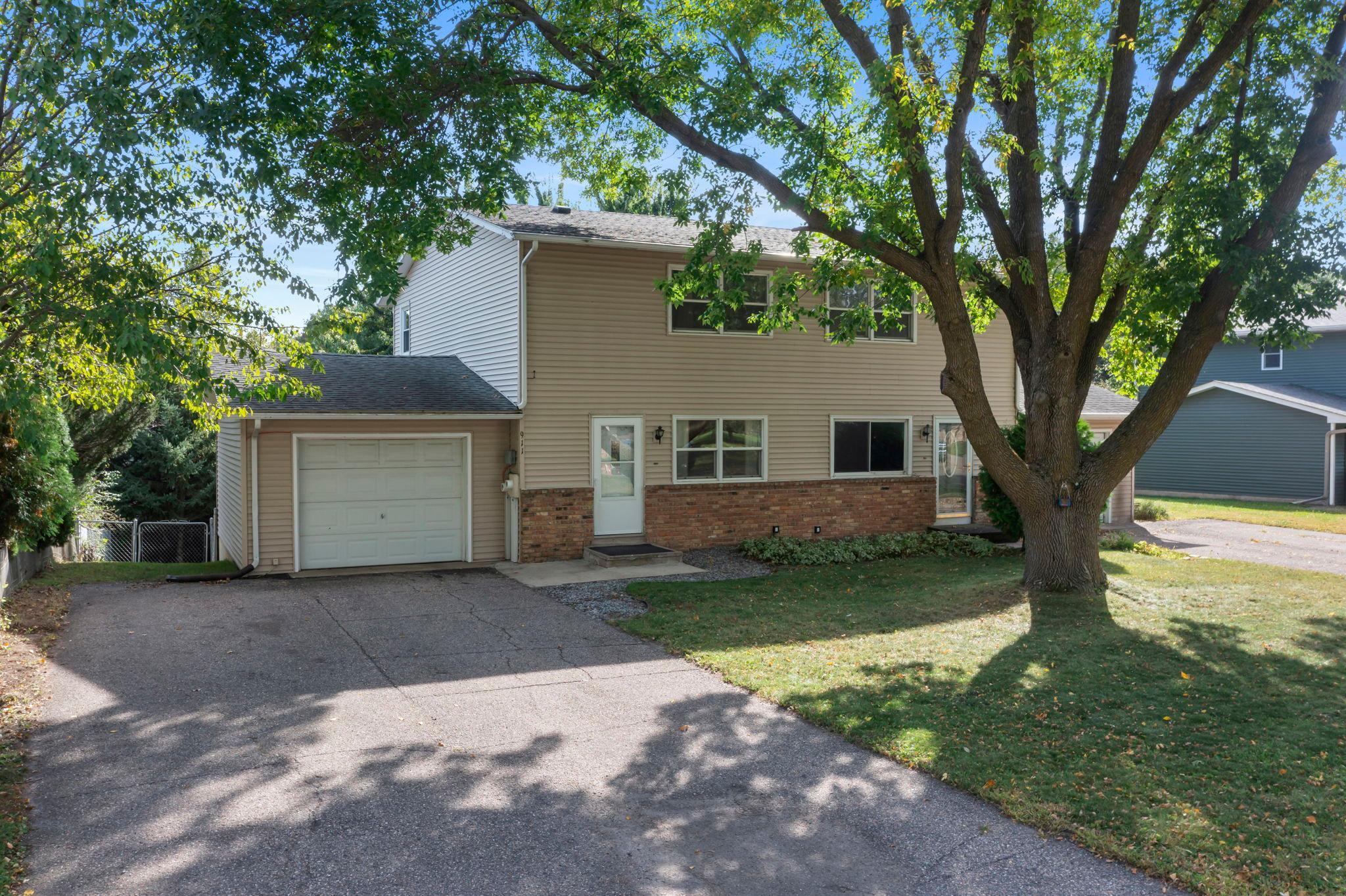 911 Ridge Drive SE