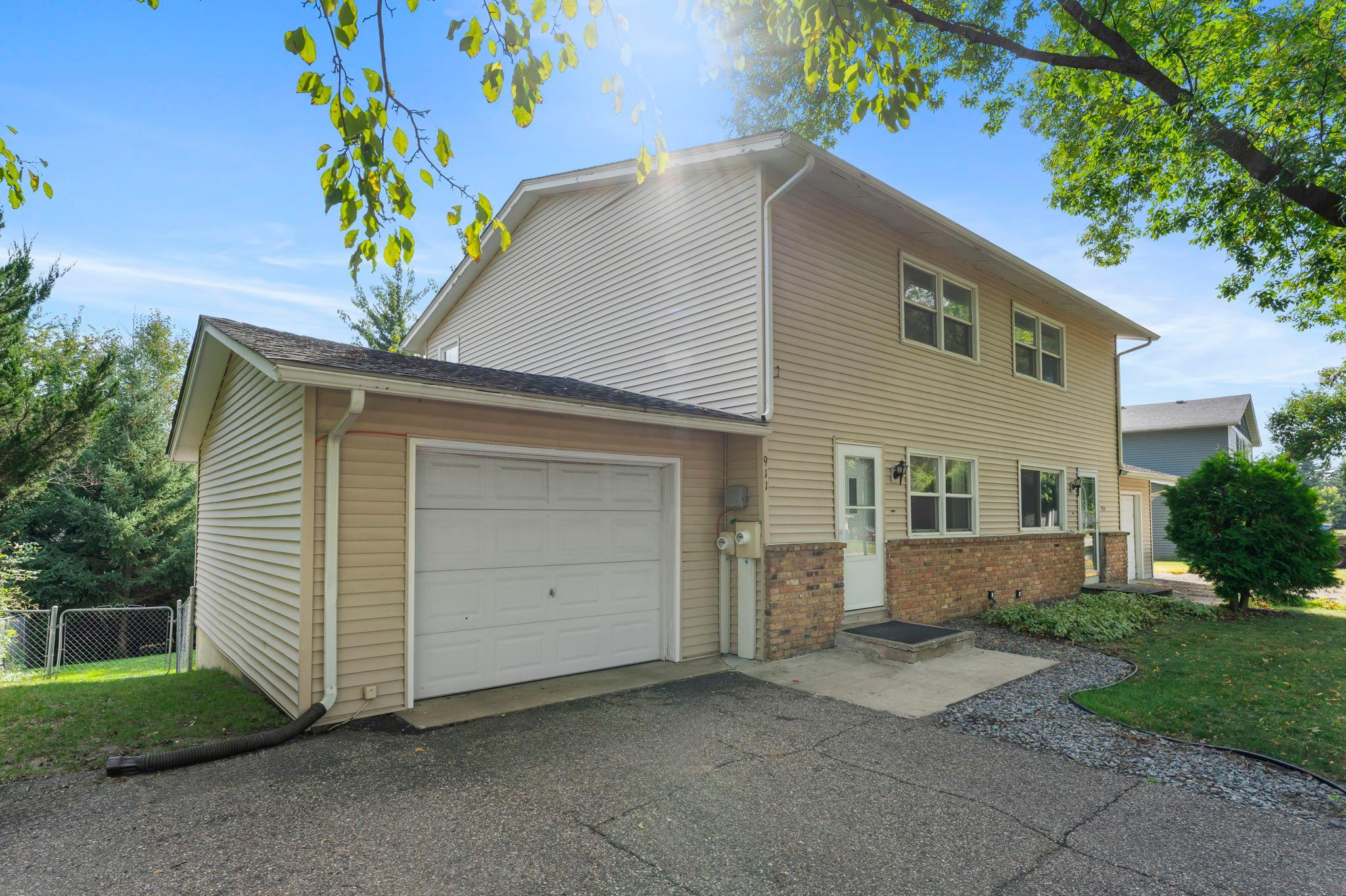 911 Ridge Drive SE