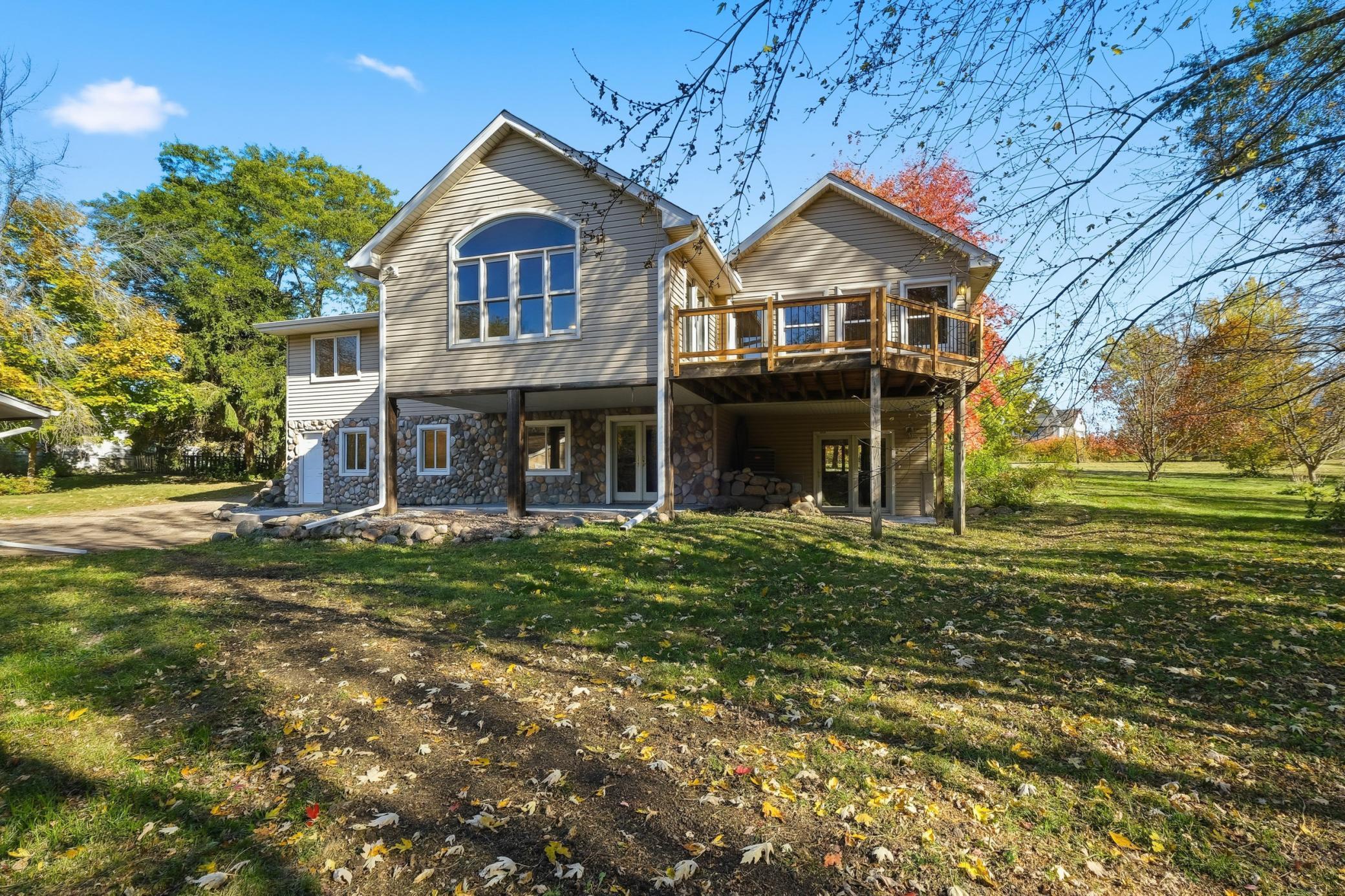 2087 S Lakeshore Drive