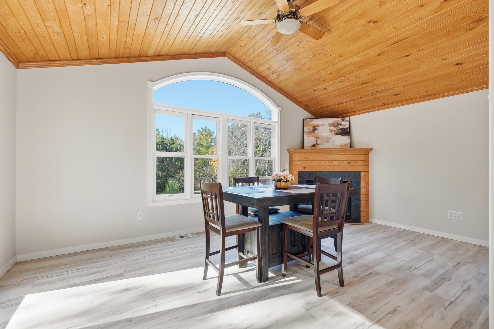 2087 S Lakeshore Drive