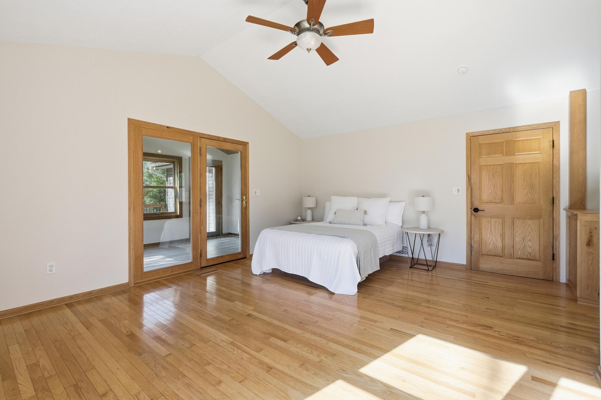 2087 S Lakeshore Drive